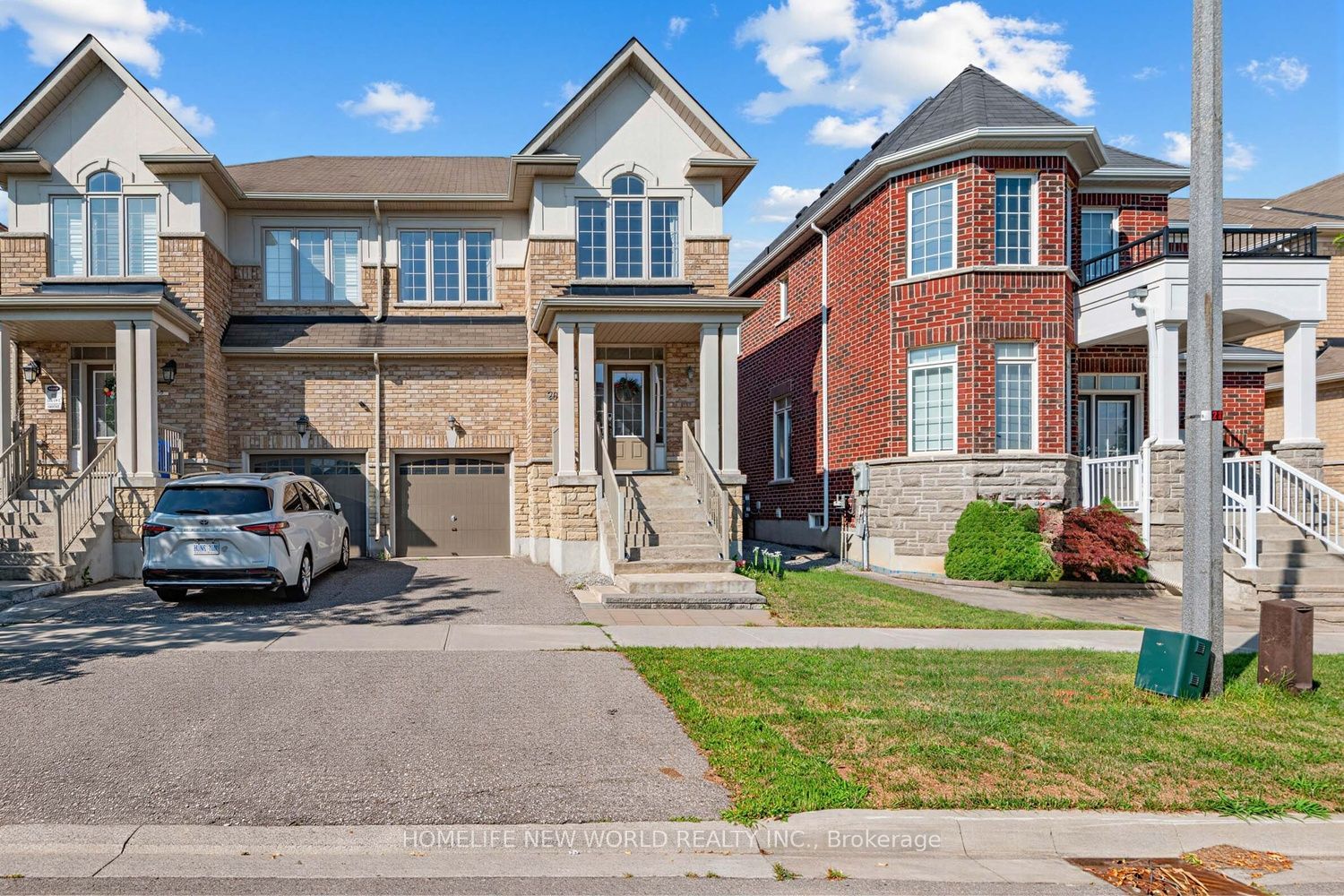26 Living Crescent, Markham, ON L6C 0T9 photo 3