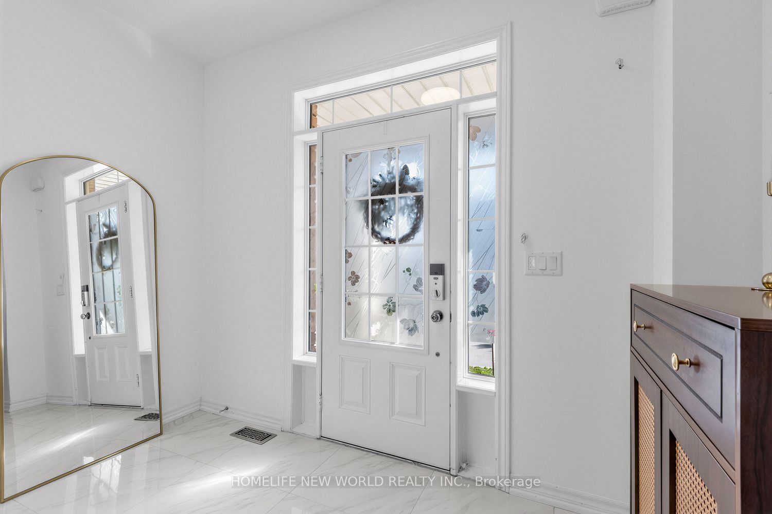 26 Living Crescent, Markham, ON L6C 0T9 photo 4
