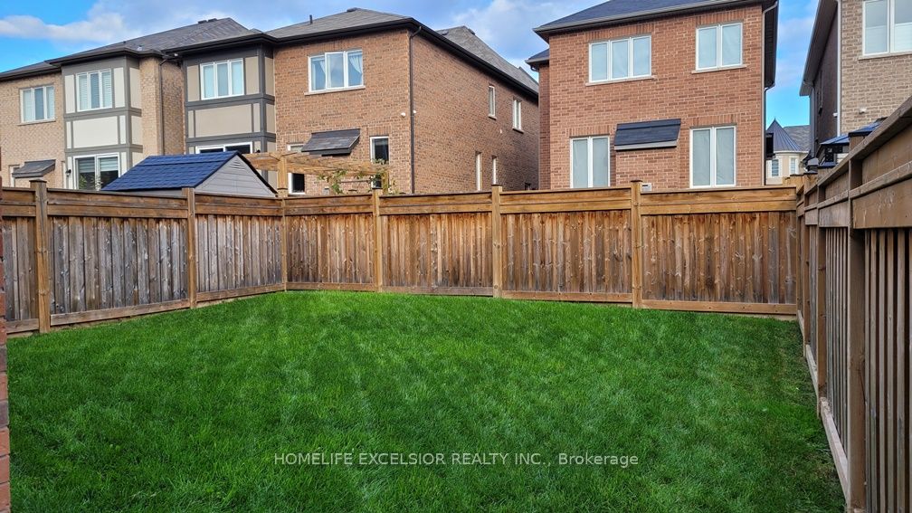 130 Major Crescent, Aurora, ON L4G 0X5 photo 3
