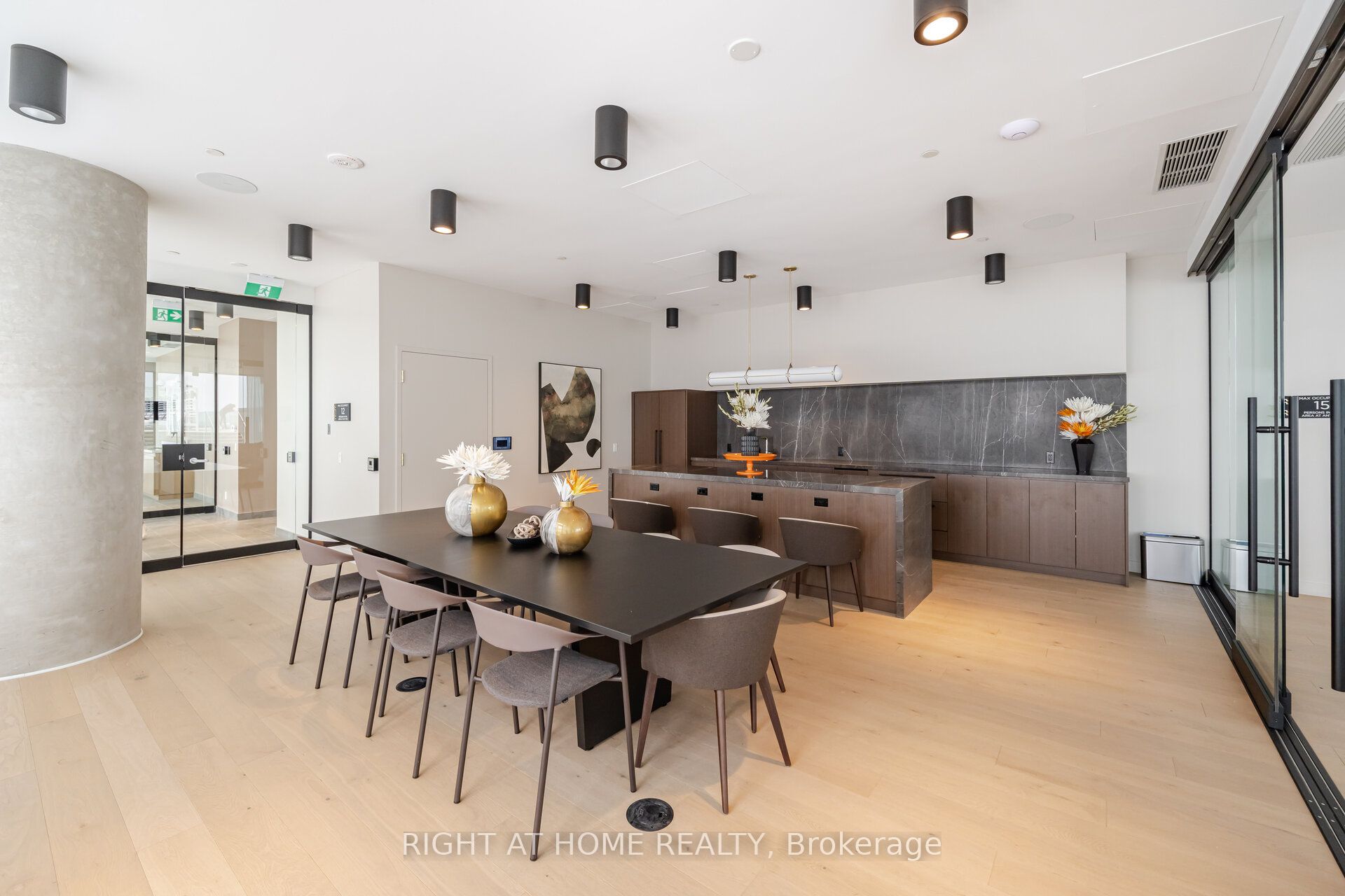 7890 Jane Street 508, Vaughan, ON L4K 0K9 photo 2