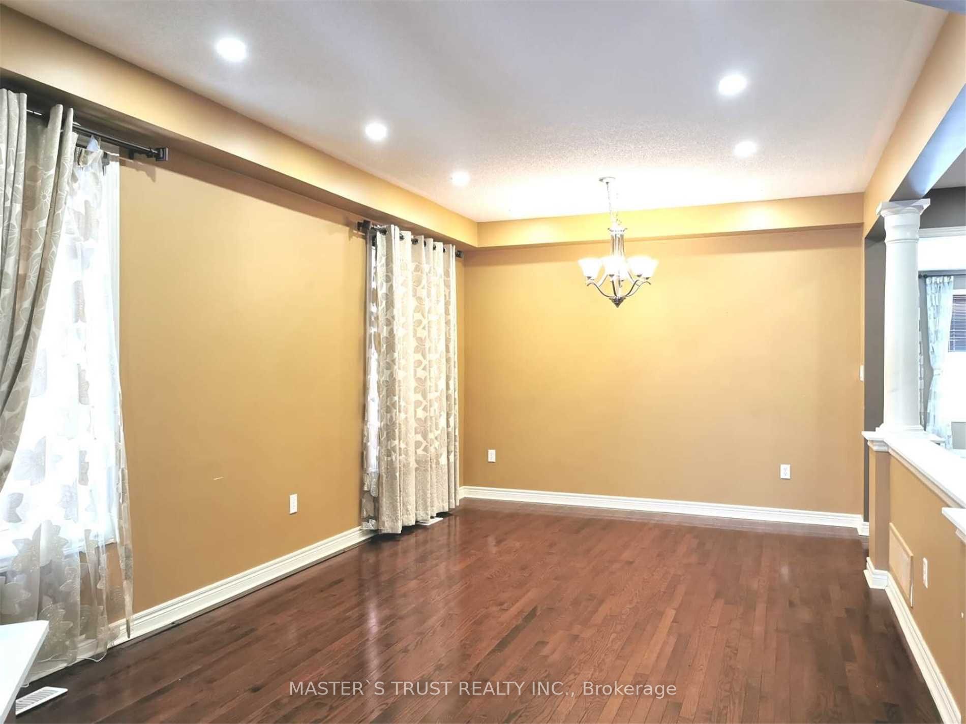 213 River Ridge Boulevard, Aurora, ON L4G 7T7 photo 4