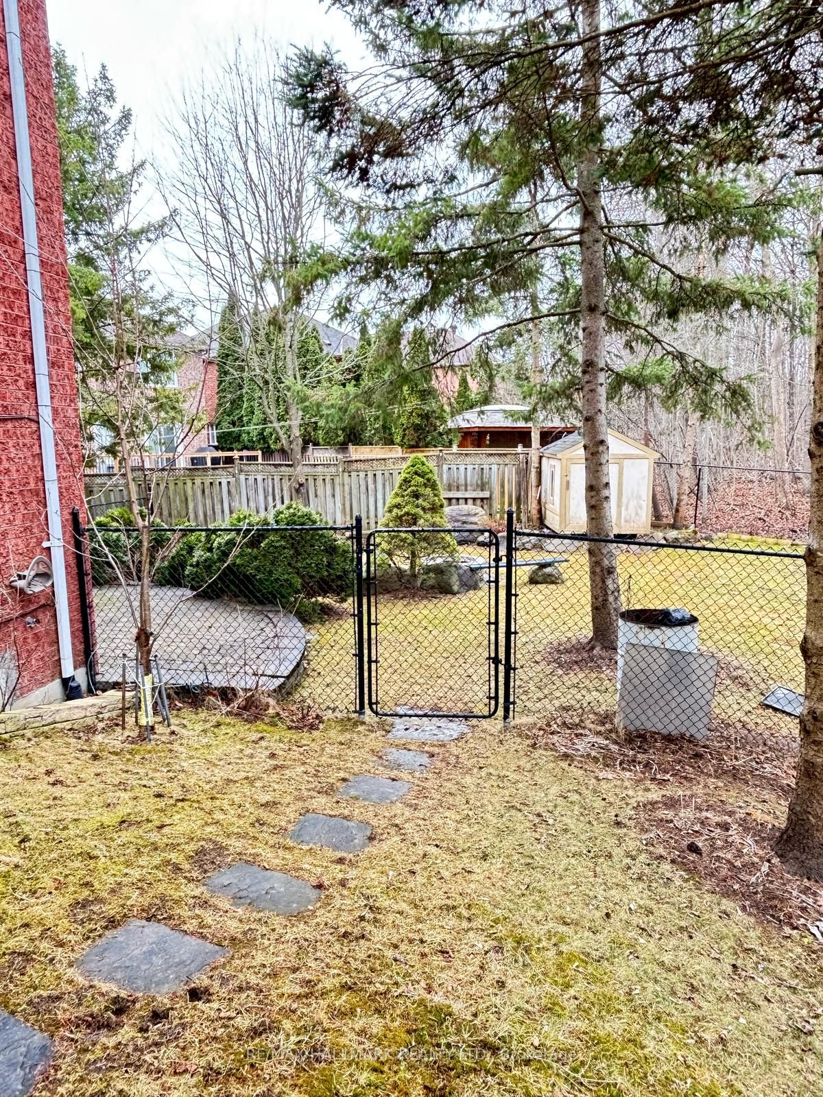 410 Clearmeadow Boulevard, Newmarket, ON L3X 2C7 photo 2