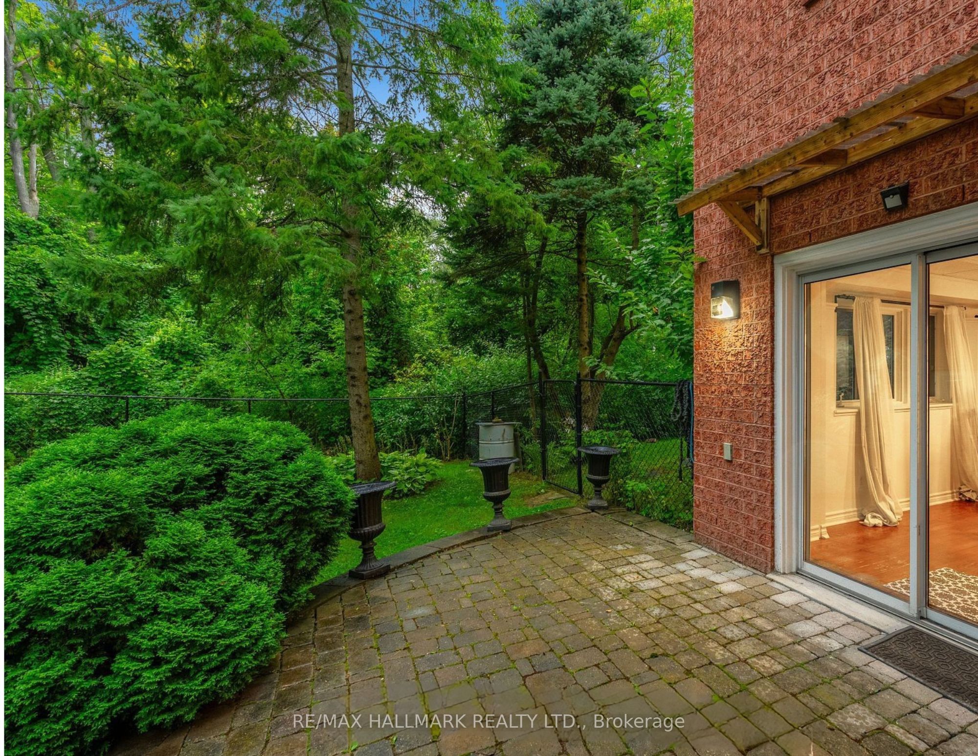 410 Clearmeadow Boulevard, Newmarket, ON L3X 2C7 photo 4