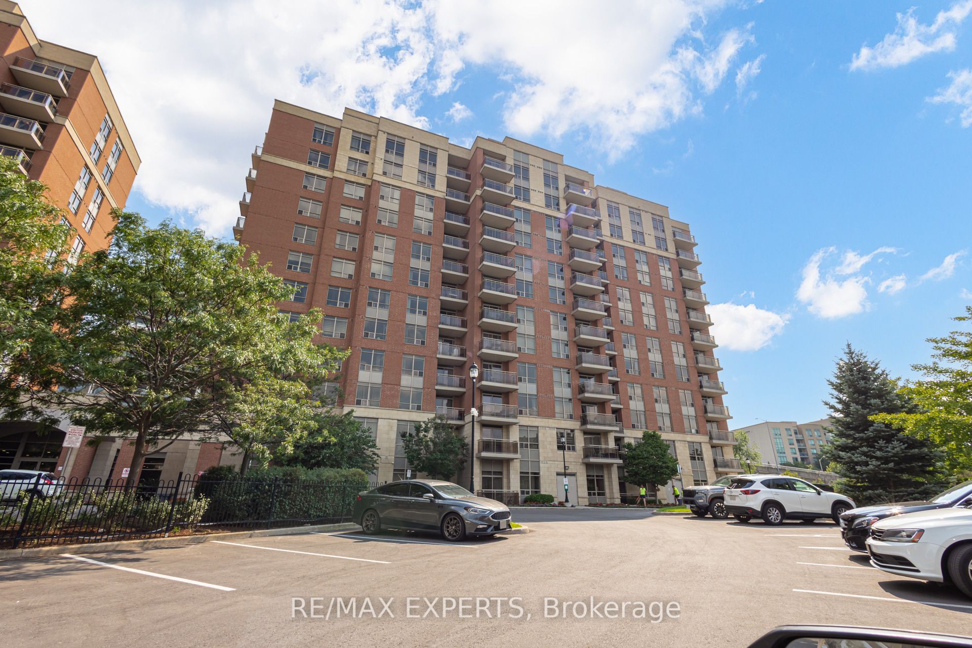 75 King William Crescent 1009, Richmond Hill, ON L4B 0C1