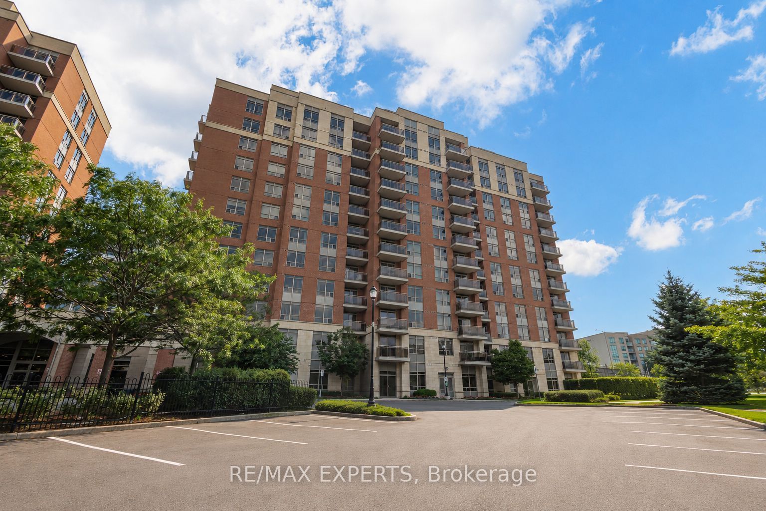 75 King William Crescent 1009, Richmond Hill, ON L4B 0C1 photo 2