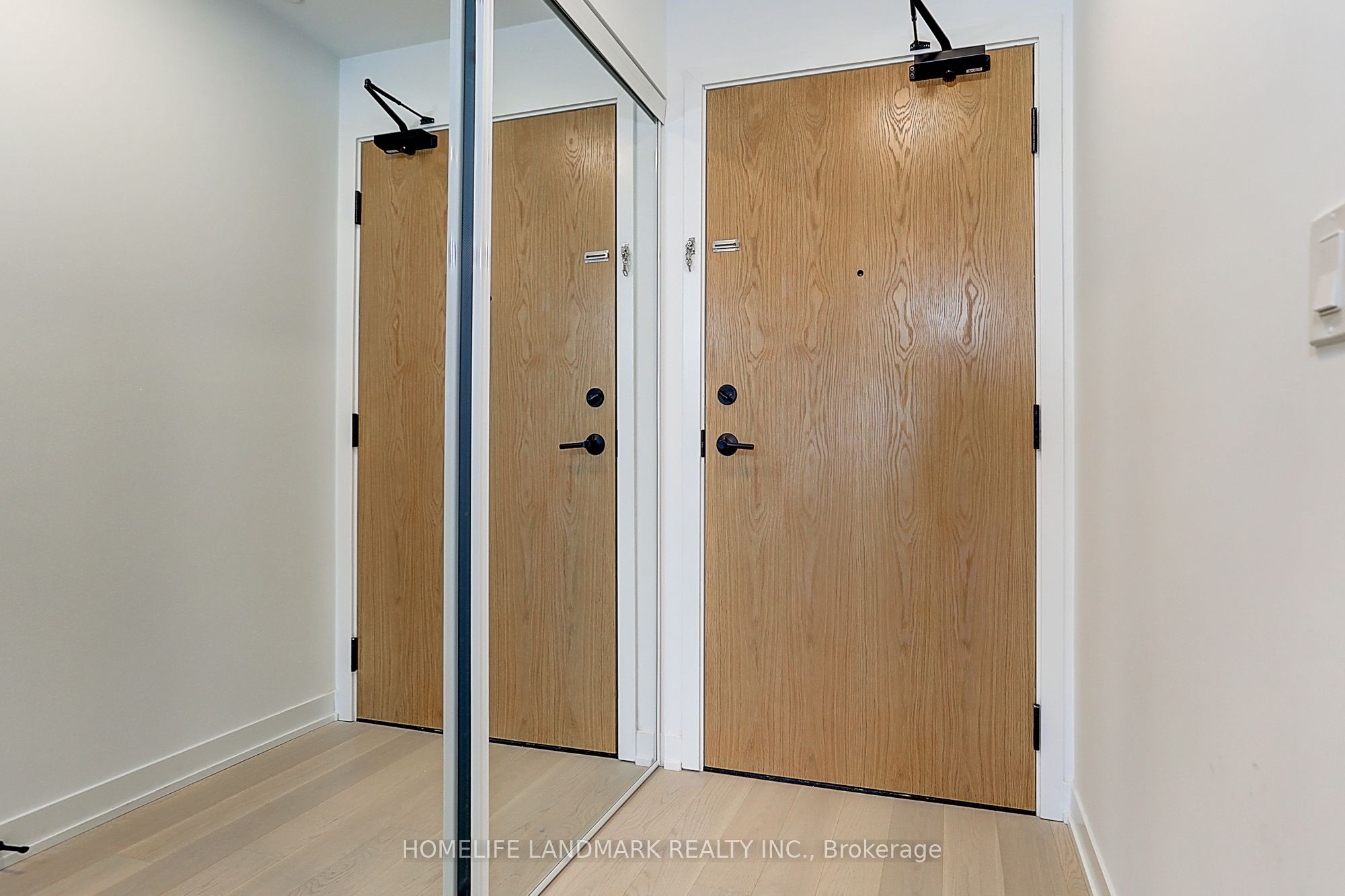 7950 Bathurst Street B-532, Vaughan, ON L4J 0B8 photo 4