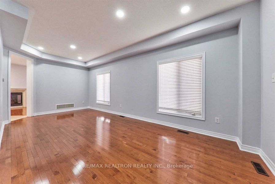 46 Blue Meadow Court, Markham, ON L6B 0H9 photo 2