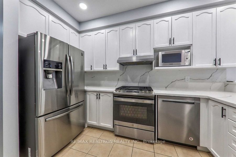 46 Blue Meadow Court, Markham, ON L6B 0H9 photo 4