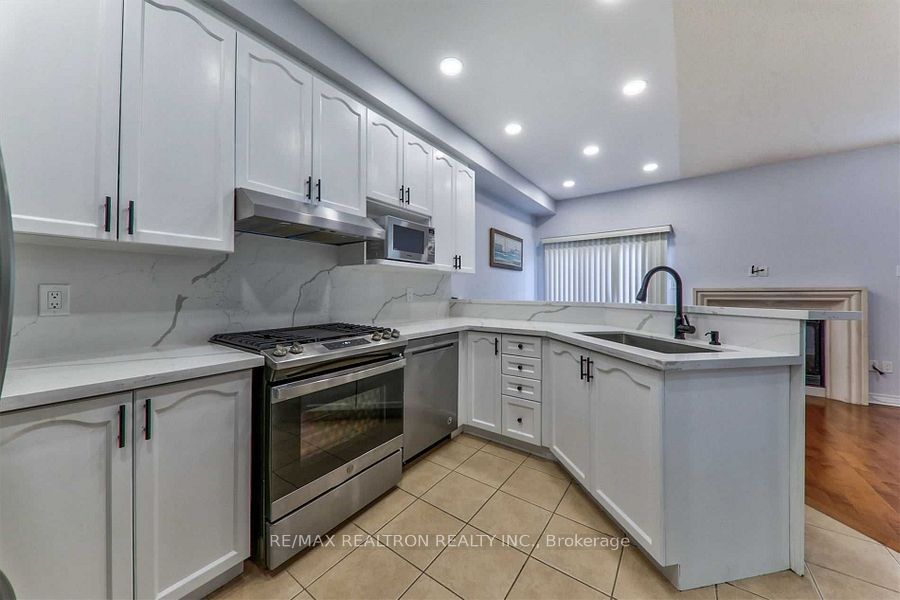 46 Blue Meadow Court, Markham, ON L6B 0H9 photo 5