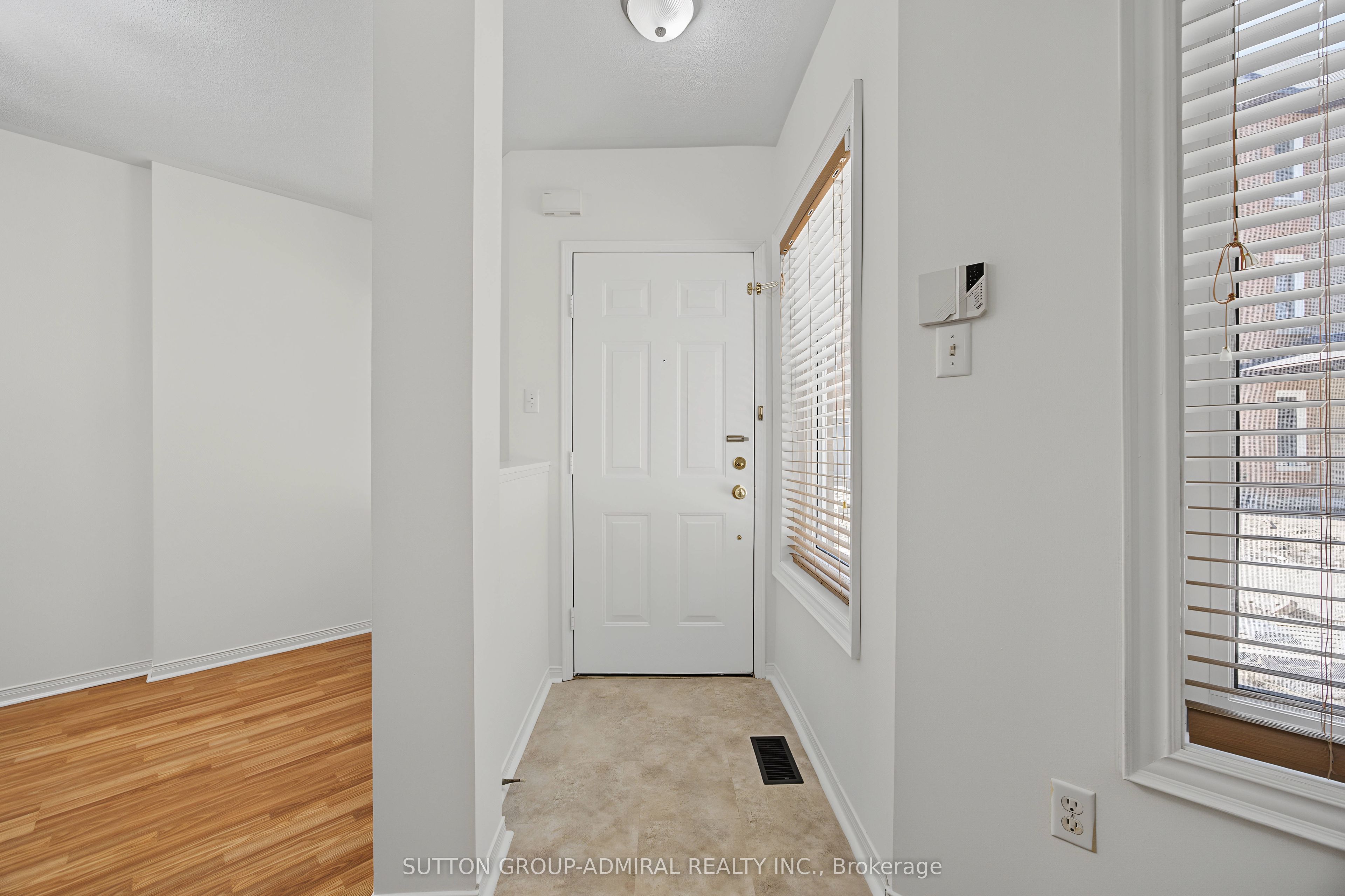 735 New Westminster Drive 56, Vaughan, ON L4J 7Y9 photo 2