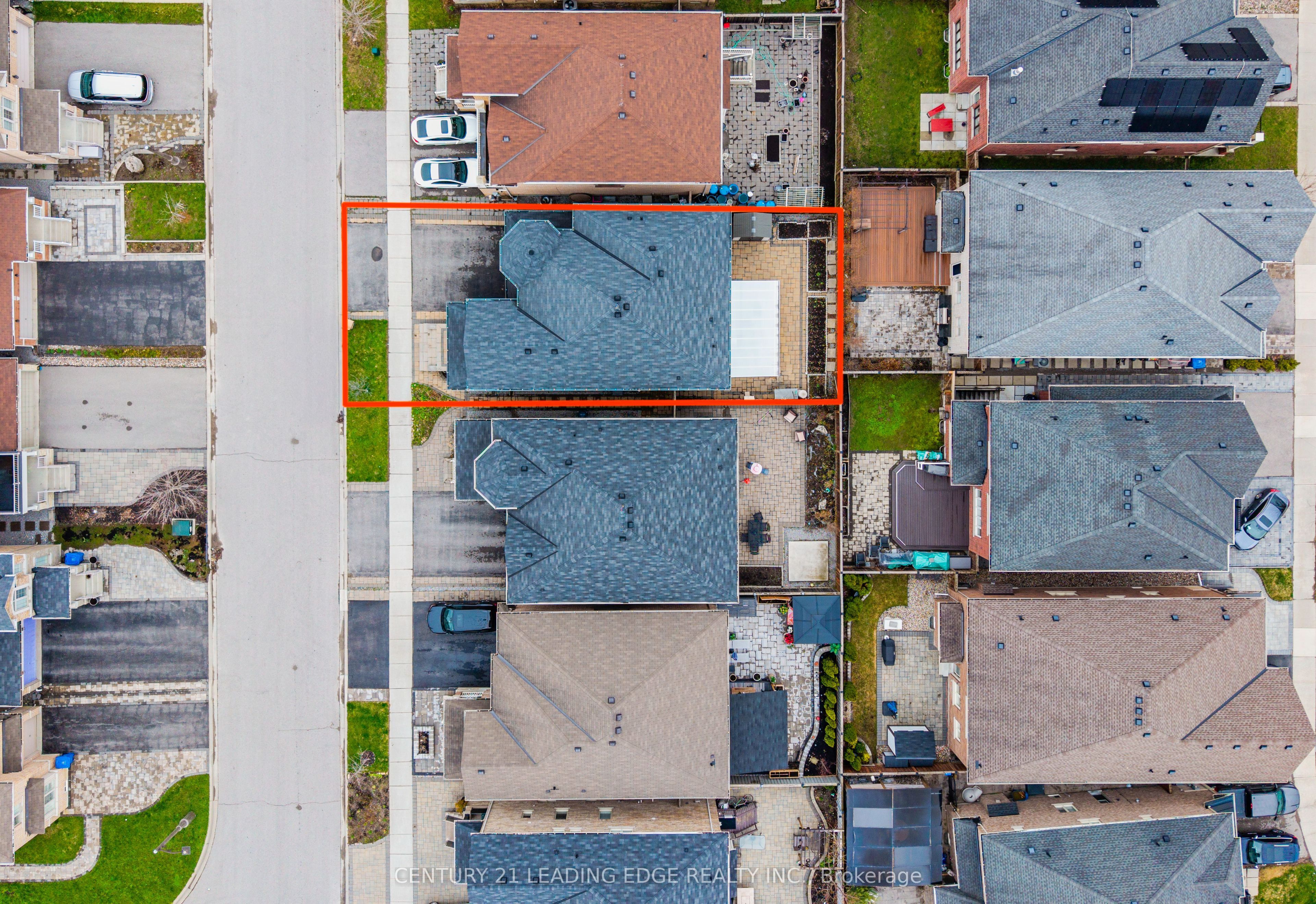 62 Creekland Avenue, Whitchurch-Stouffville, ON L4A 1X4 photo 2