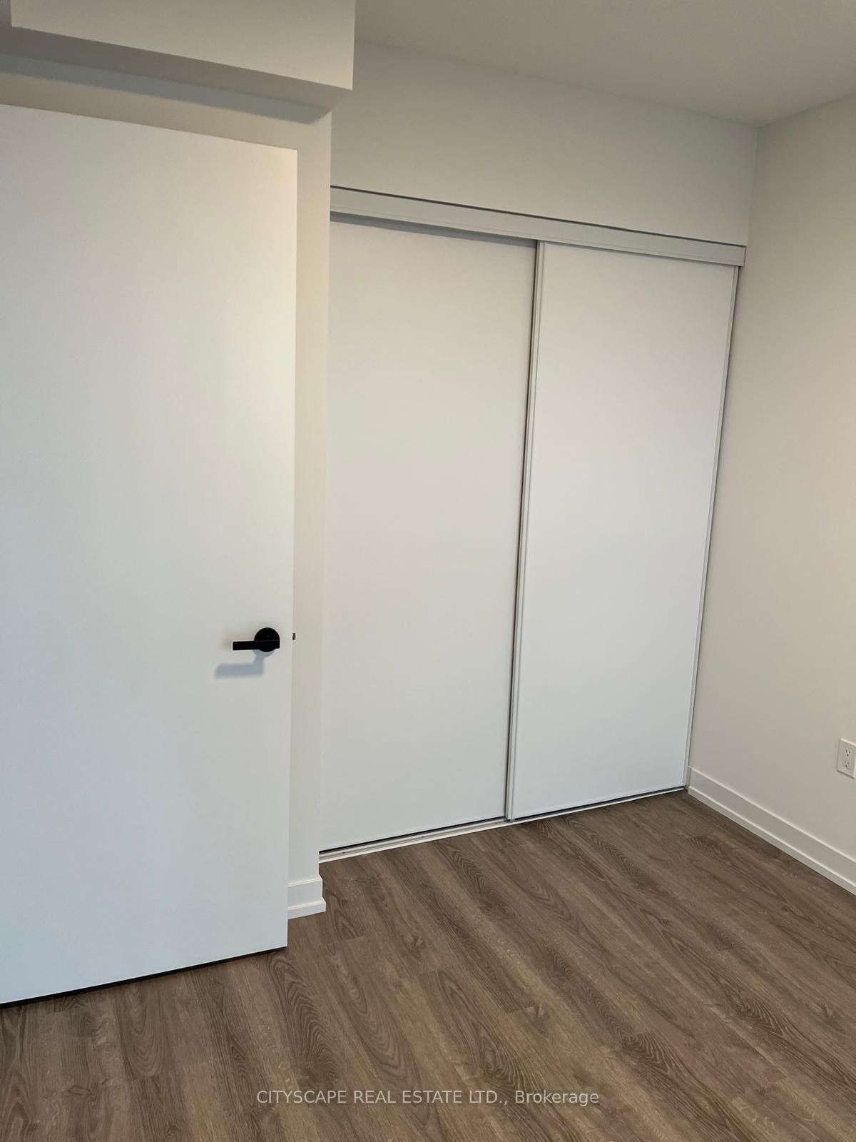 195 Commerce Street 2505, Vaughan, ON L4K 0P9 photo 3