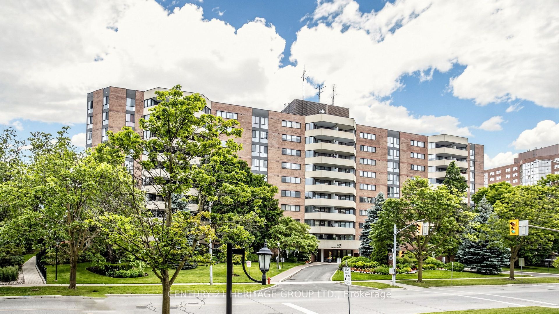 40 Baif Boulevard 406, Richmond Hill, ON L4C 5M9