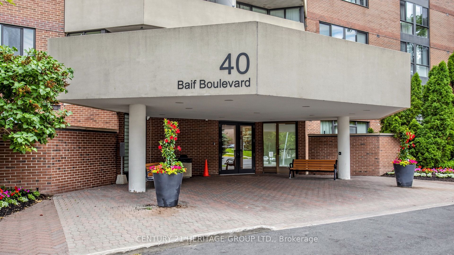 40 Baif Boulevard 406, Richmond Hill, ON L4C 5M9 photo 2