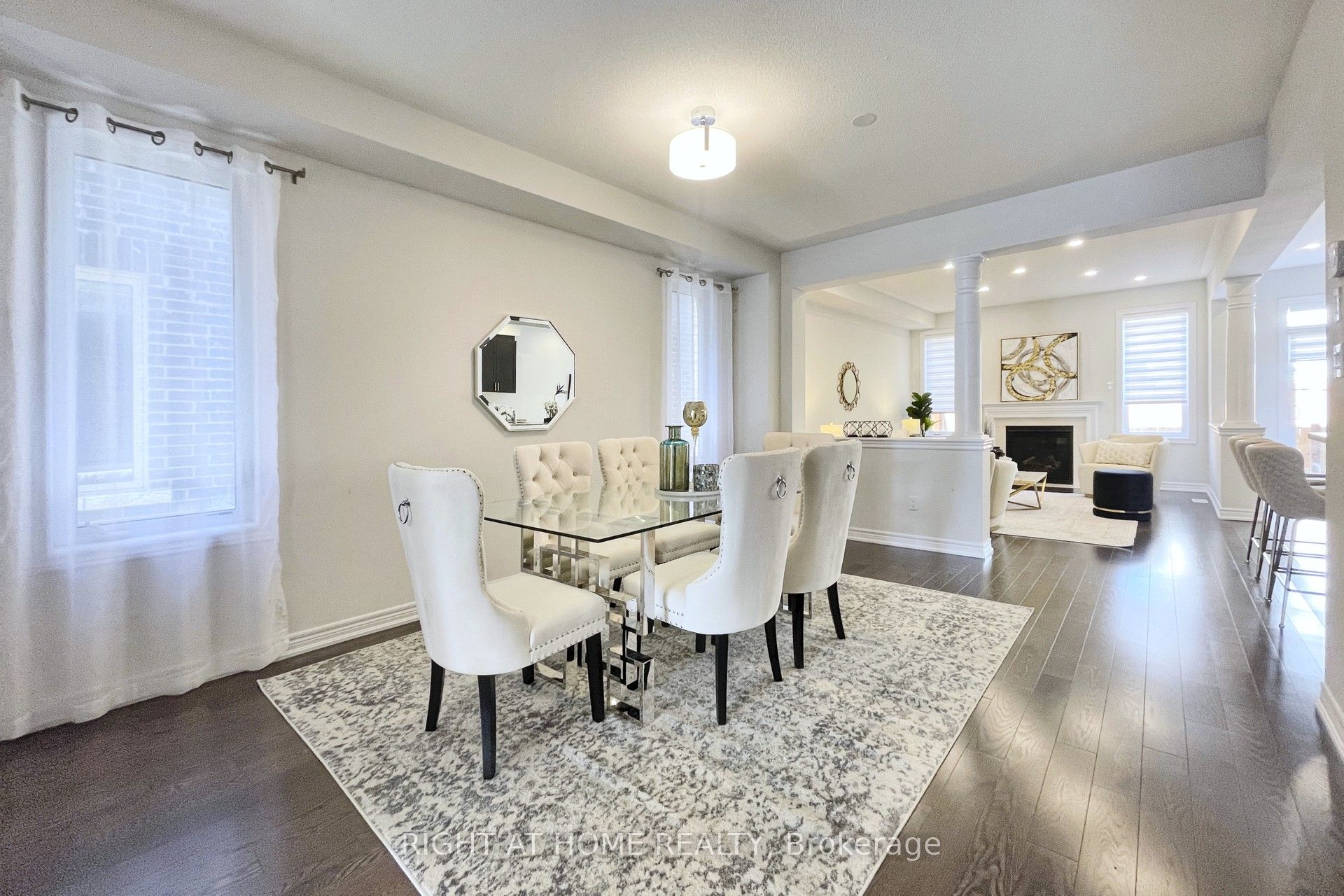 60 Falconridge Terrace, East Gwillimbury, ON L9N 0R2 photo 2