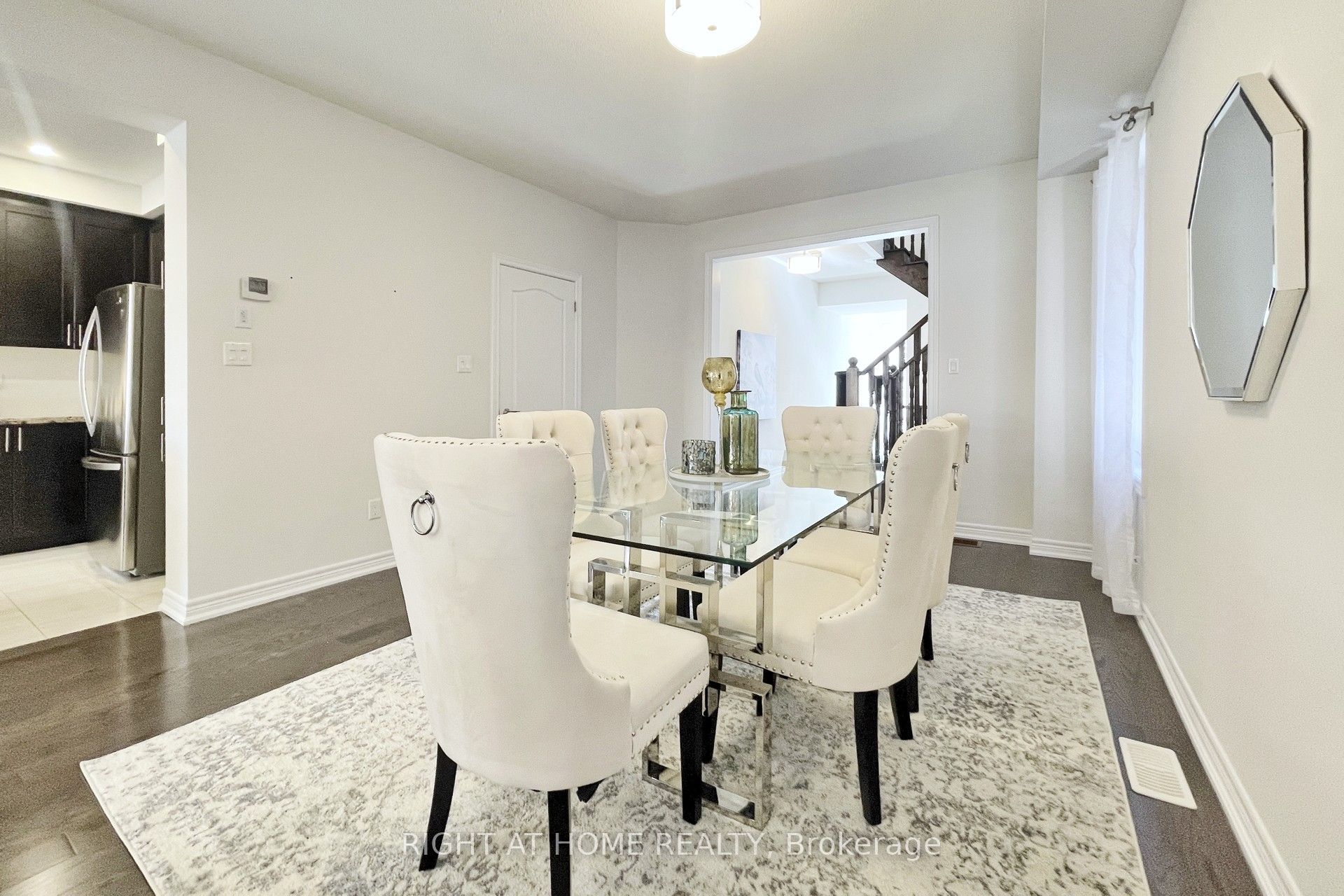 60 Falconridge Terrace, East Gwillimbury, ON L9N 0R2 photo 4