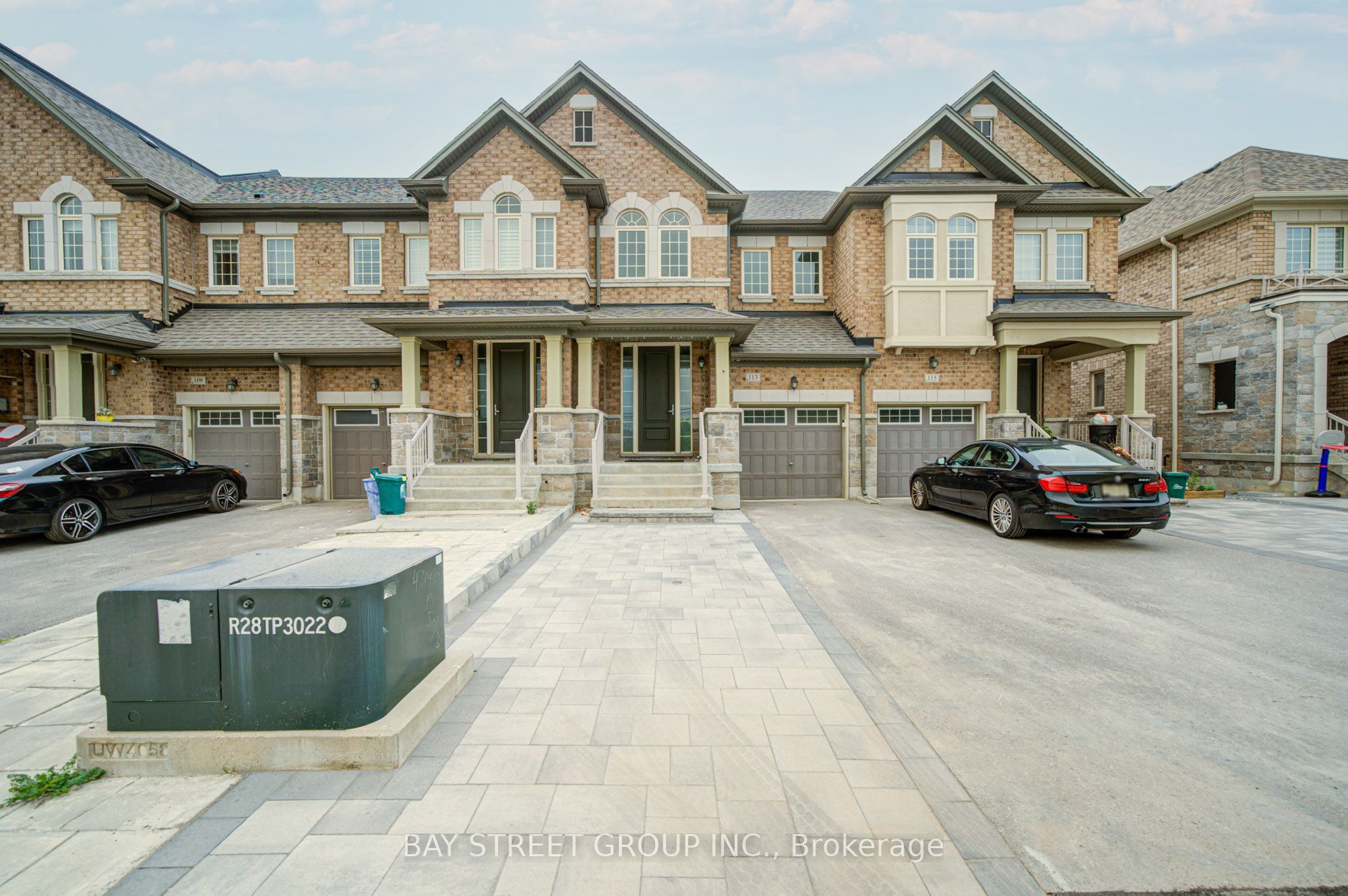 113 Drizzle Crescent, Richmond Hill, ON L4E 1G8 photo 2
