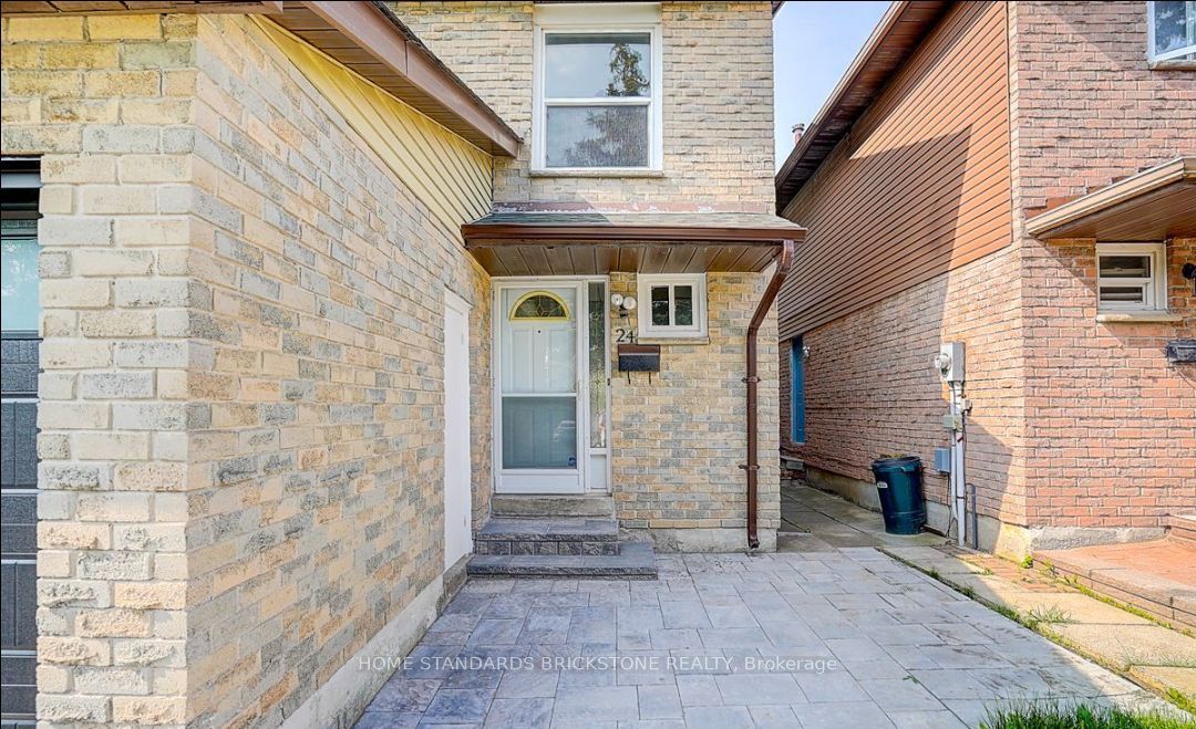 24 Barrington Crescent Basement, Markham, ON L3R 3H3 photo 3