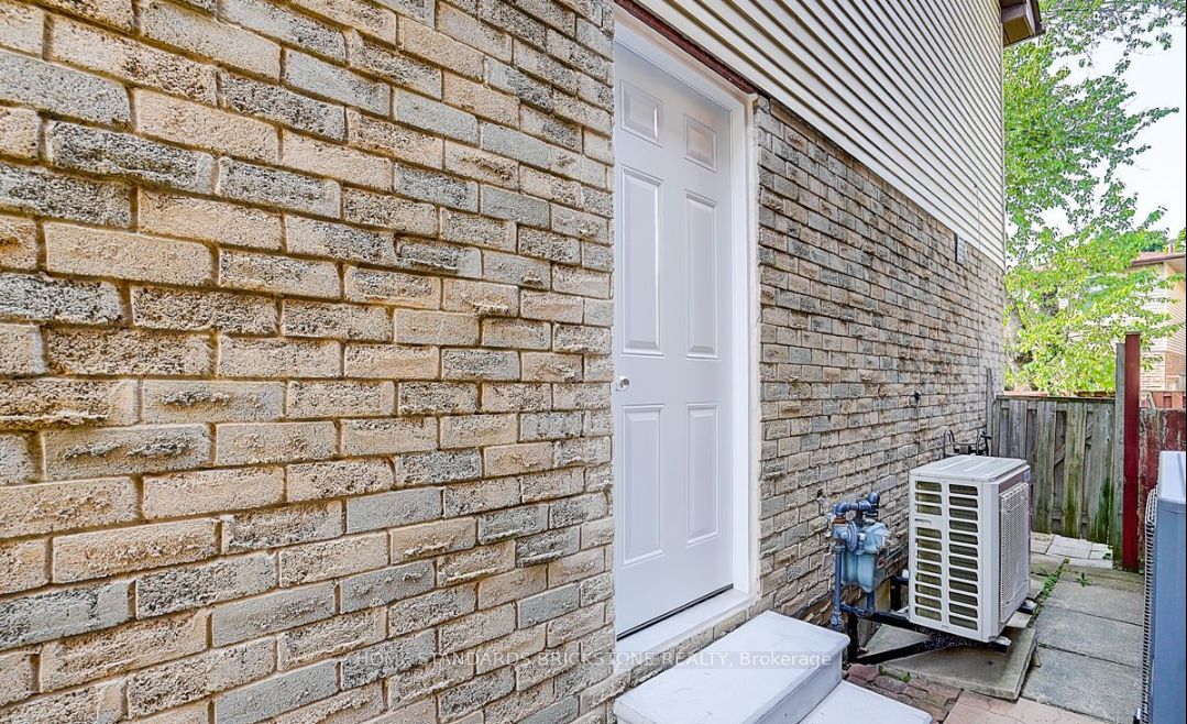24 Barrington Crescent Basement, Markham, ON L3R 3H3 photo 4