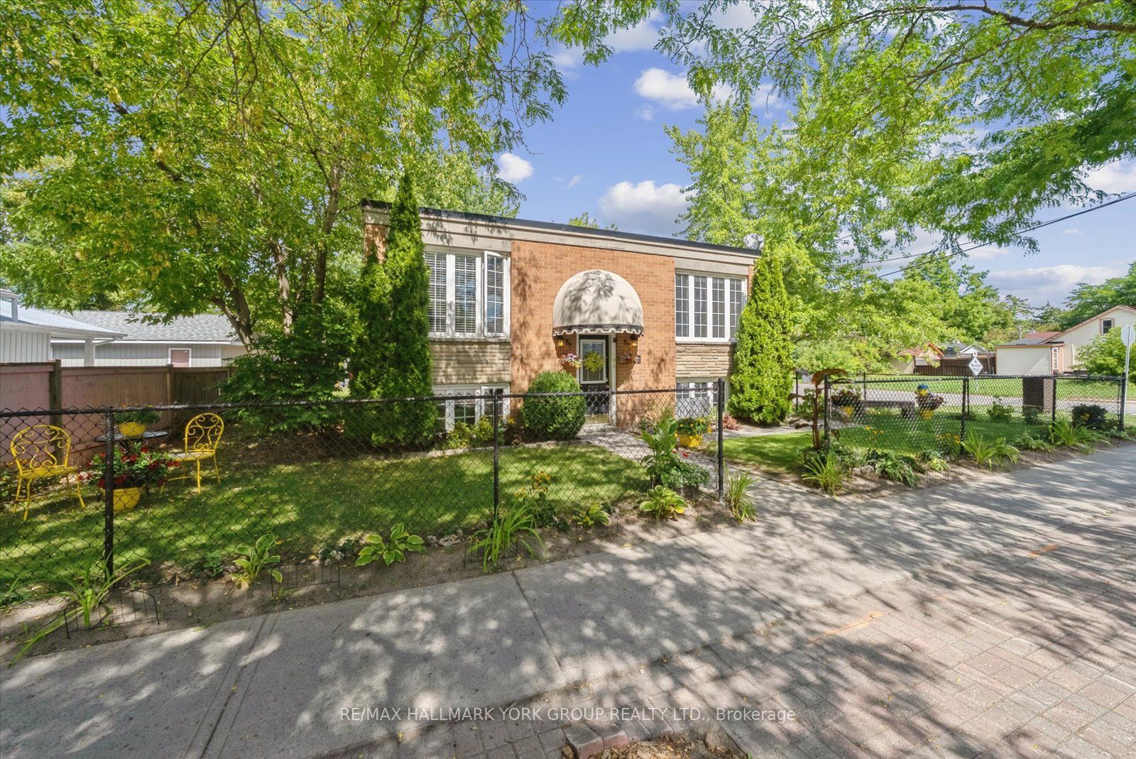 948 Lake Drive E, Georgina, ON L0E 1L0 photo 3