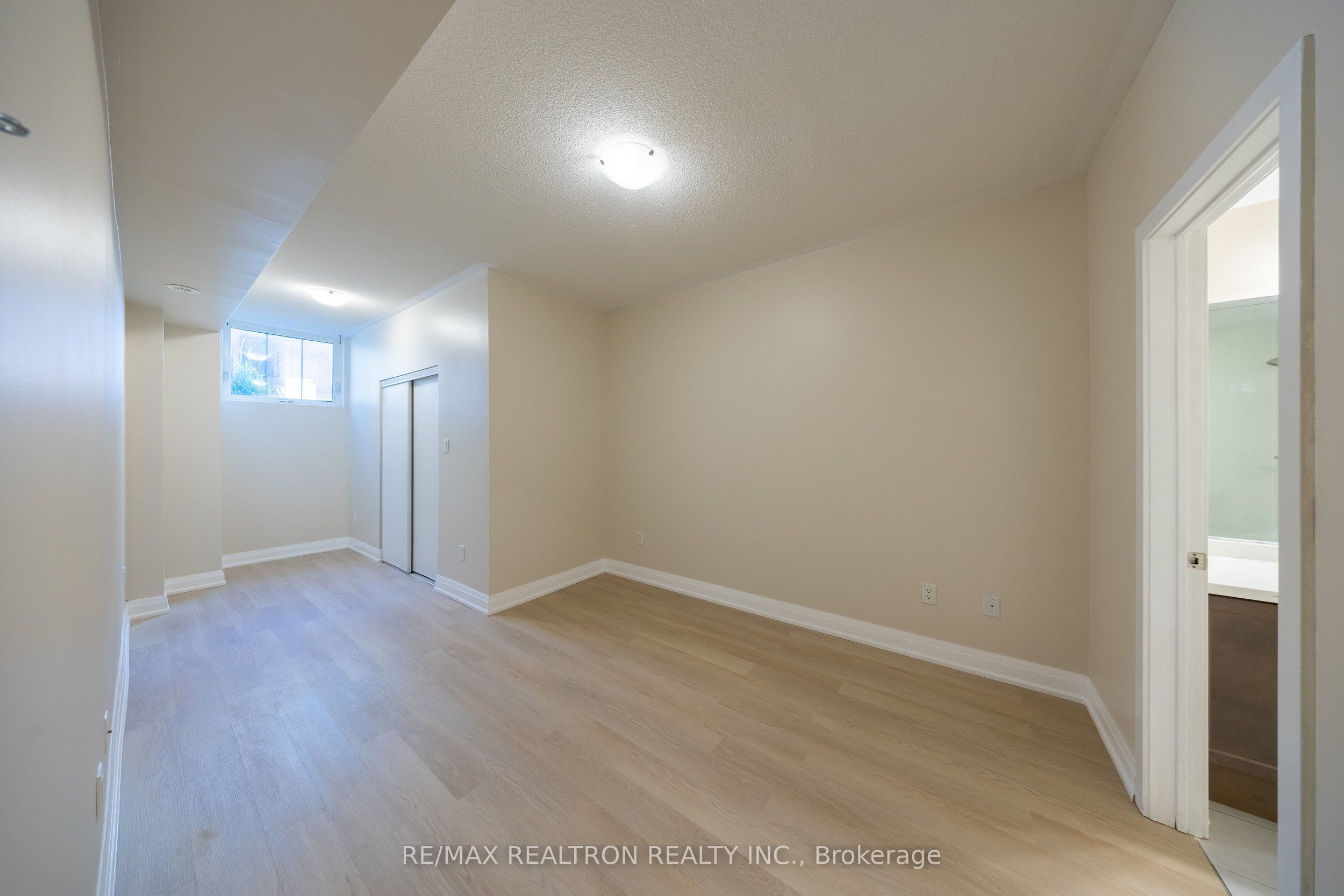 6 Whitaker Way 157, Whitchurch-Stouffville, ON L4A 4T4 photo 3