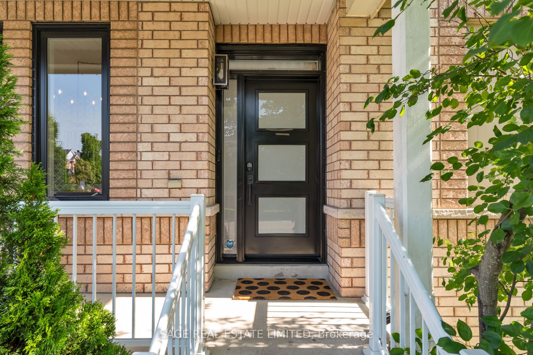 51 Pedersen Drive, Aurora, ON L4G 7R2 photo 2