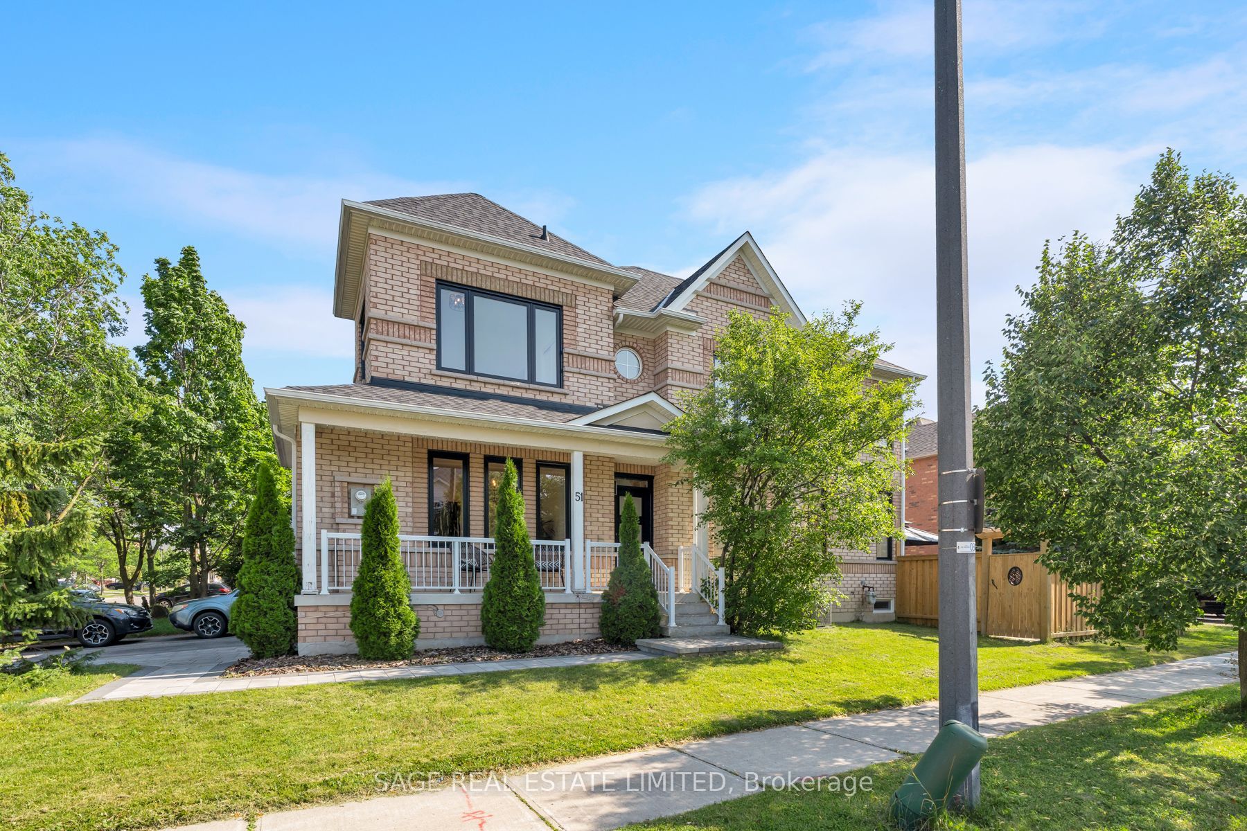 51 Pedersen Drive, Aurora, ON L4G 7R2 photo 3