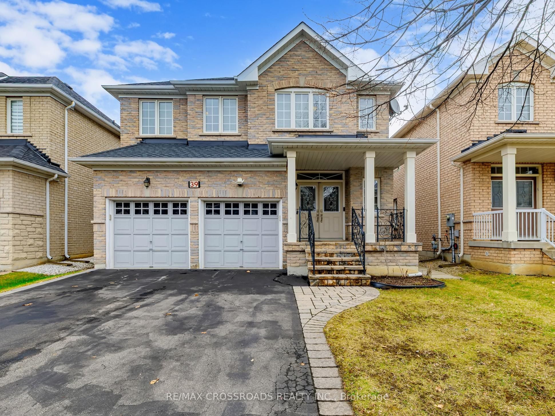 39 Pantano Drive, Vaughan, ON L4J 0A9 photo 2