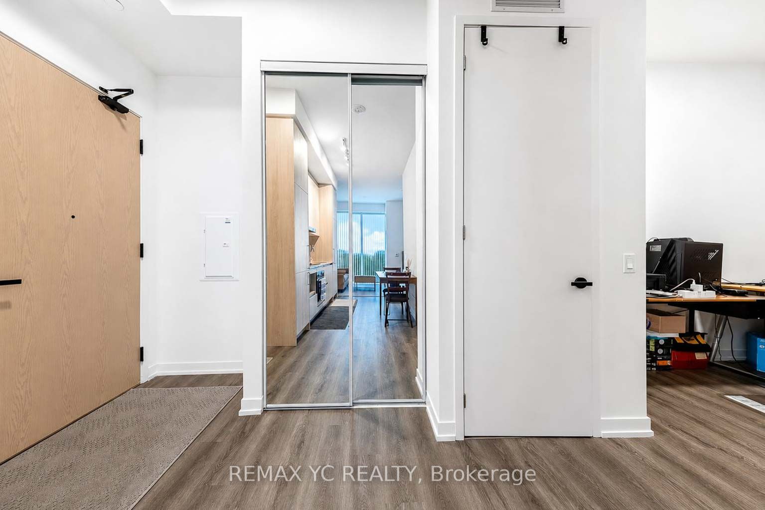 225 Commerce Street 4708, Vaughan, ON L4K 0R1 photo 2