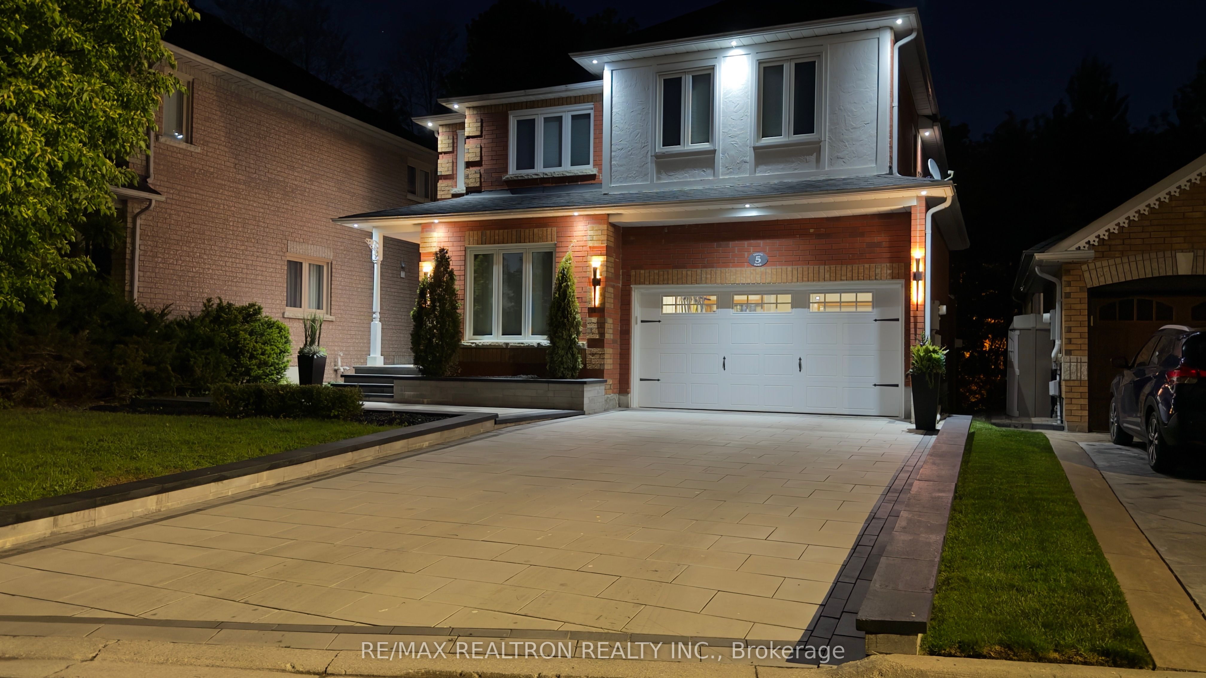 5 Yvonne Place, Aurora, ON L4G 7E5 photo 4