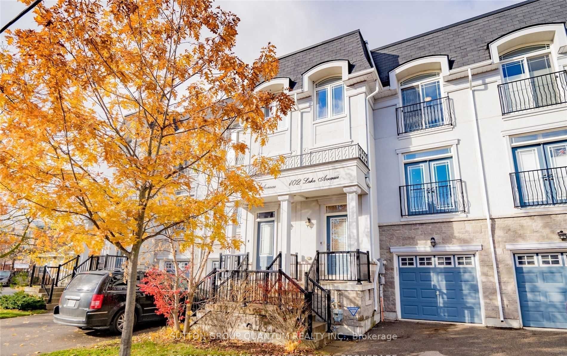 102 Lake Avenue, Richmond Hill, ON L4E 3G6 photo 2