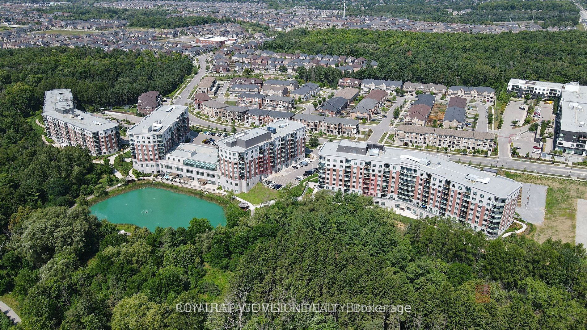 440 William Graham Drive 403, Aurora, ON L4G 7C7