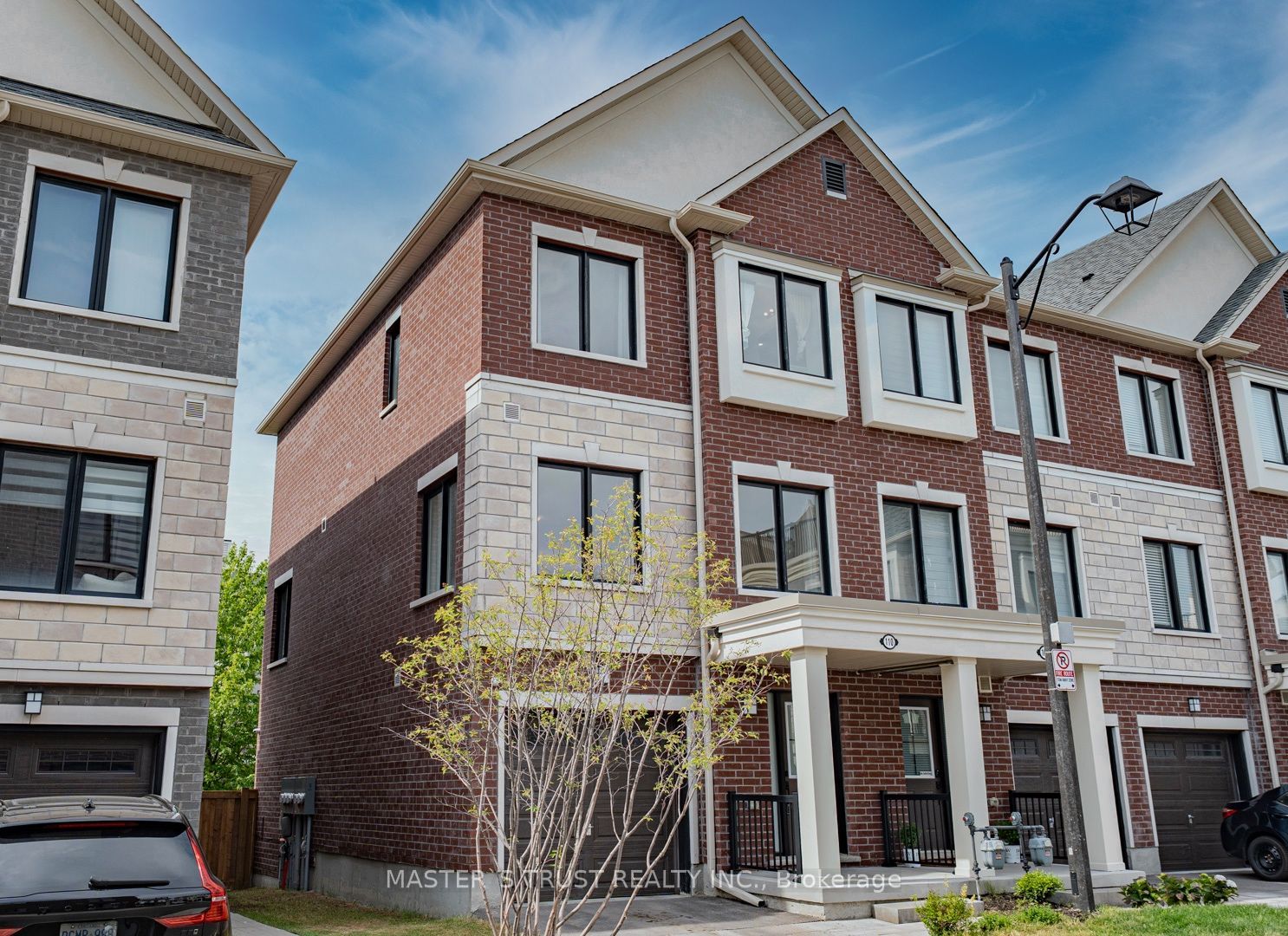 110 Covington Crescent, Whitchurch-Stouffville, ON L4A 4W8 photo 3