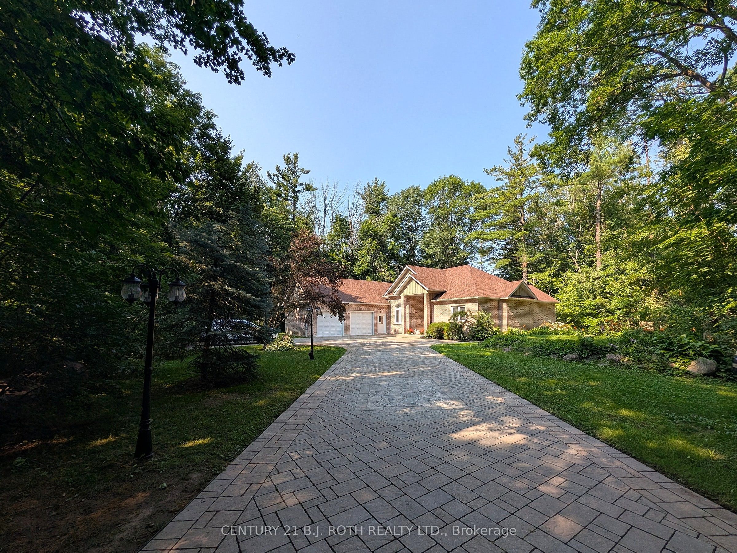 3925 Algoma Avenue, Innisfil, ON L9S 2M4