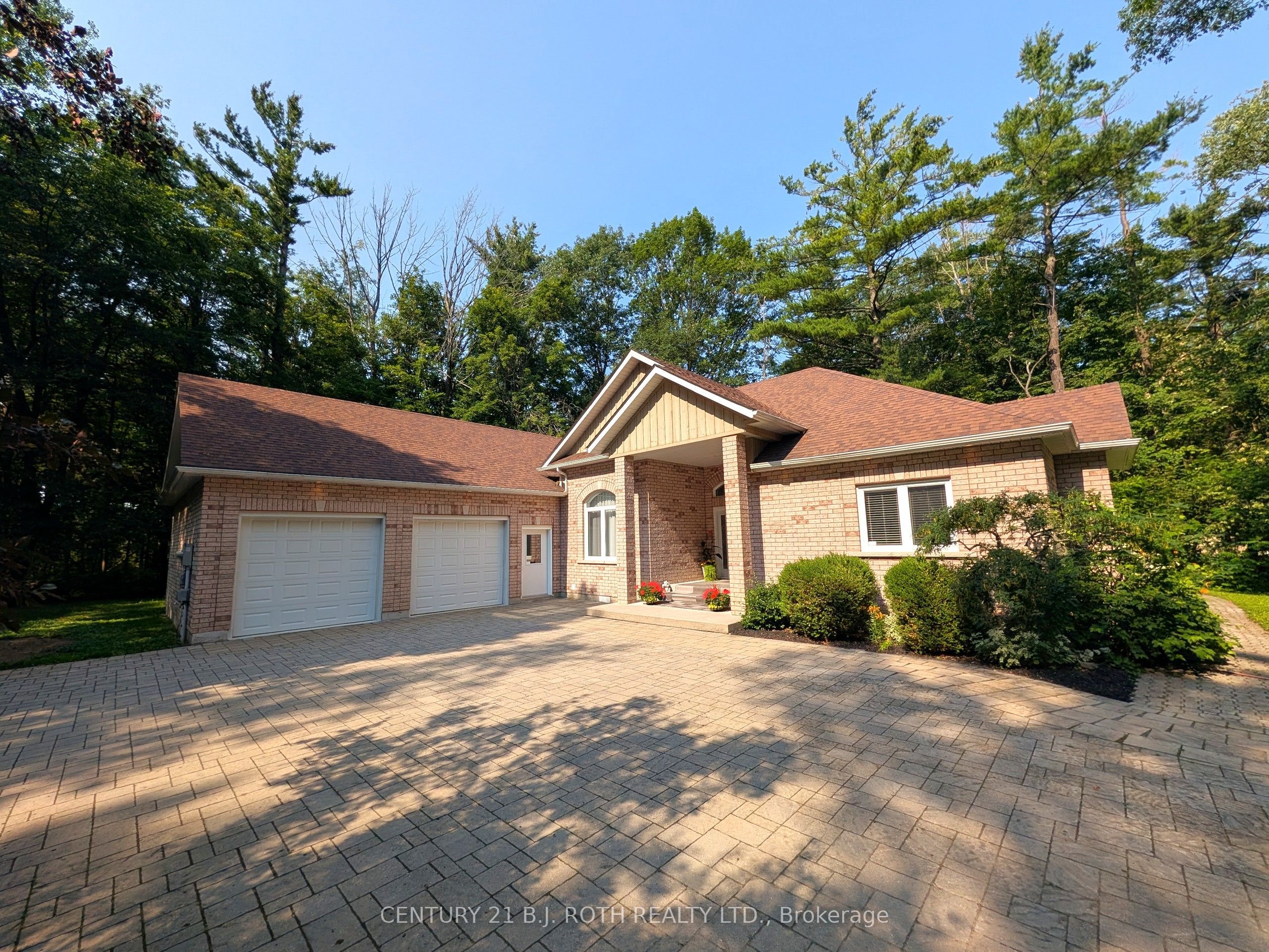 3925 Algoma Avenue, Innisfil, ON L9S 2M4 photo 3