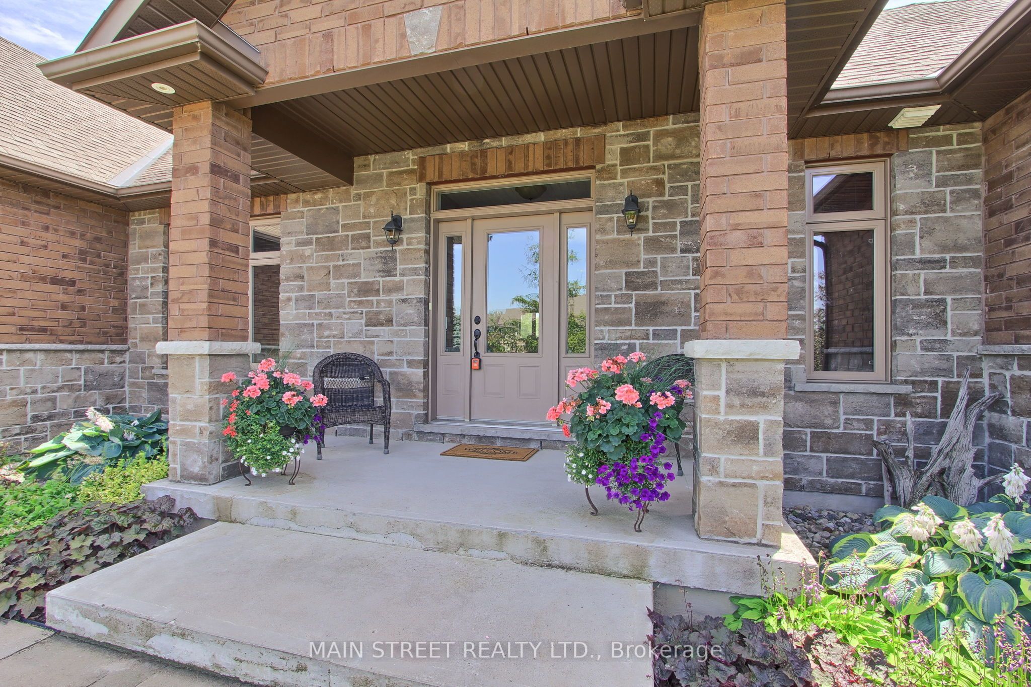 13 Brolley Crescent, Essa, ON L0L 1N0 photo 2