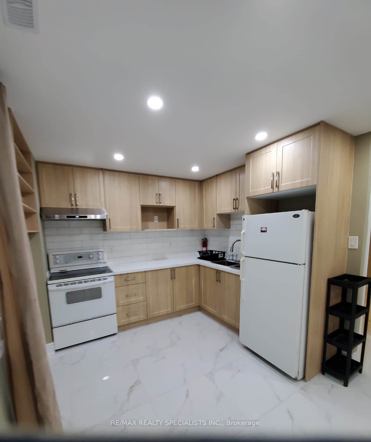 42 Skylark Drive Basement, Vaughan, ON L4H 2C4 photo 2