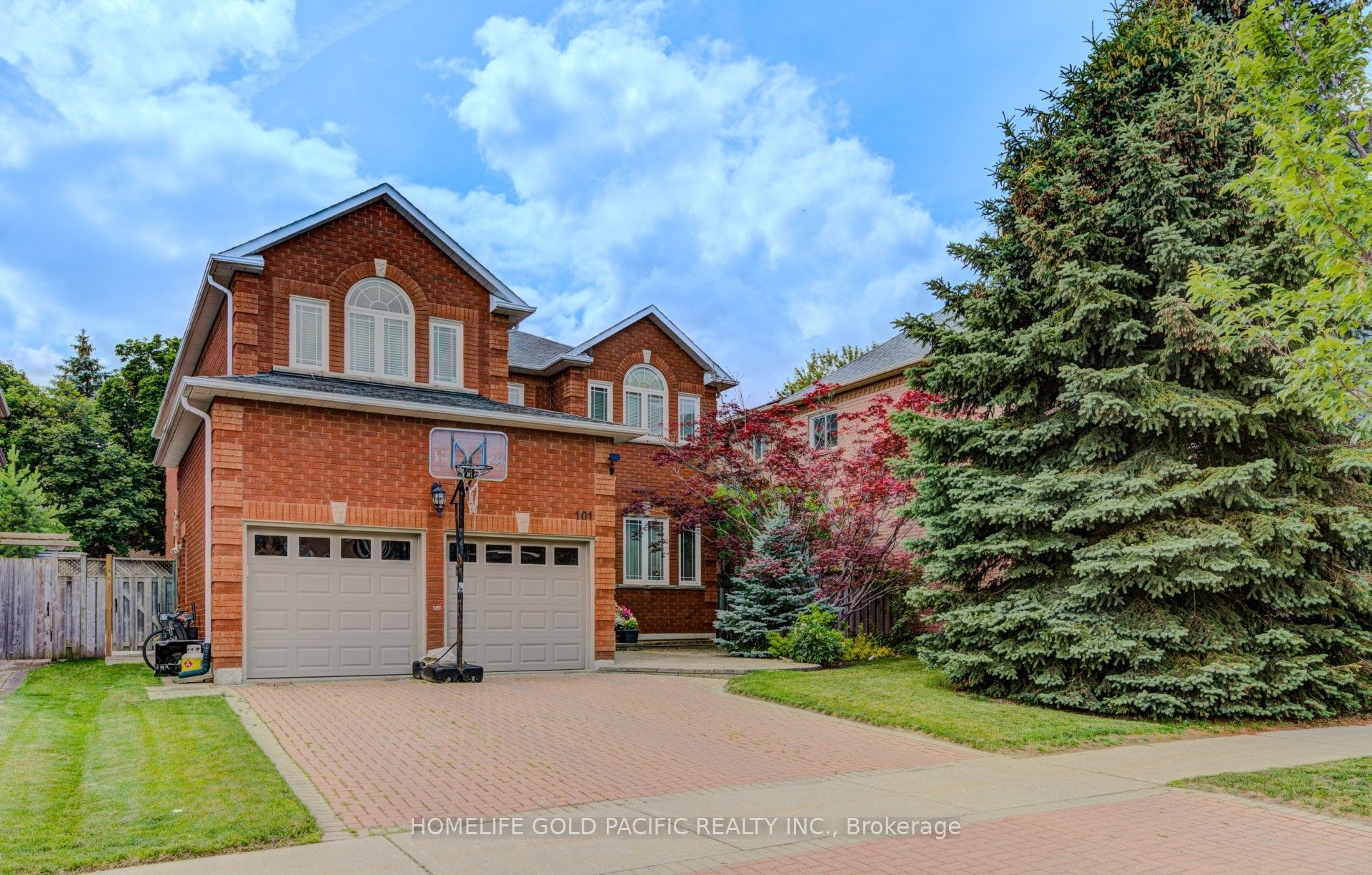 101 Clarendon Drive, Richmond Hill, ON L4B 3W5 photo 4