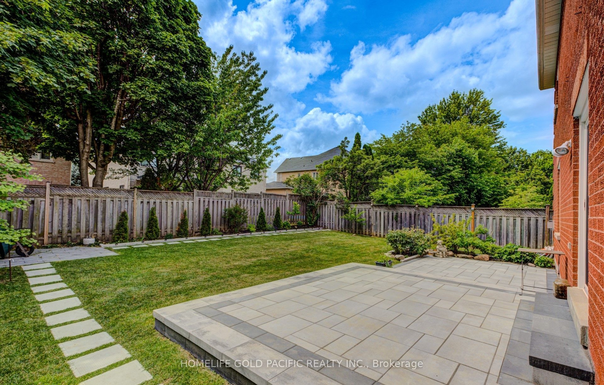 101 Clarendon Drive, Richmond Hill, ON L4B 3W5 photo 5