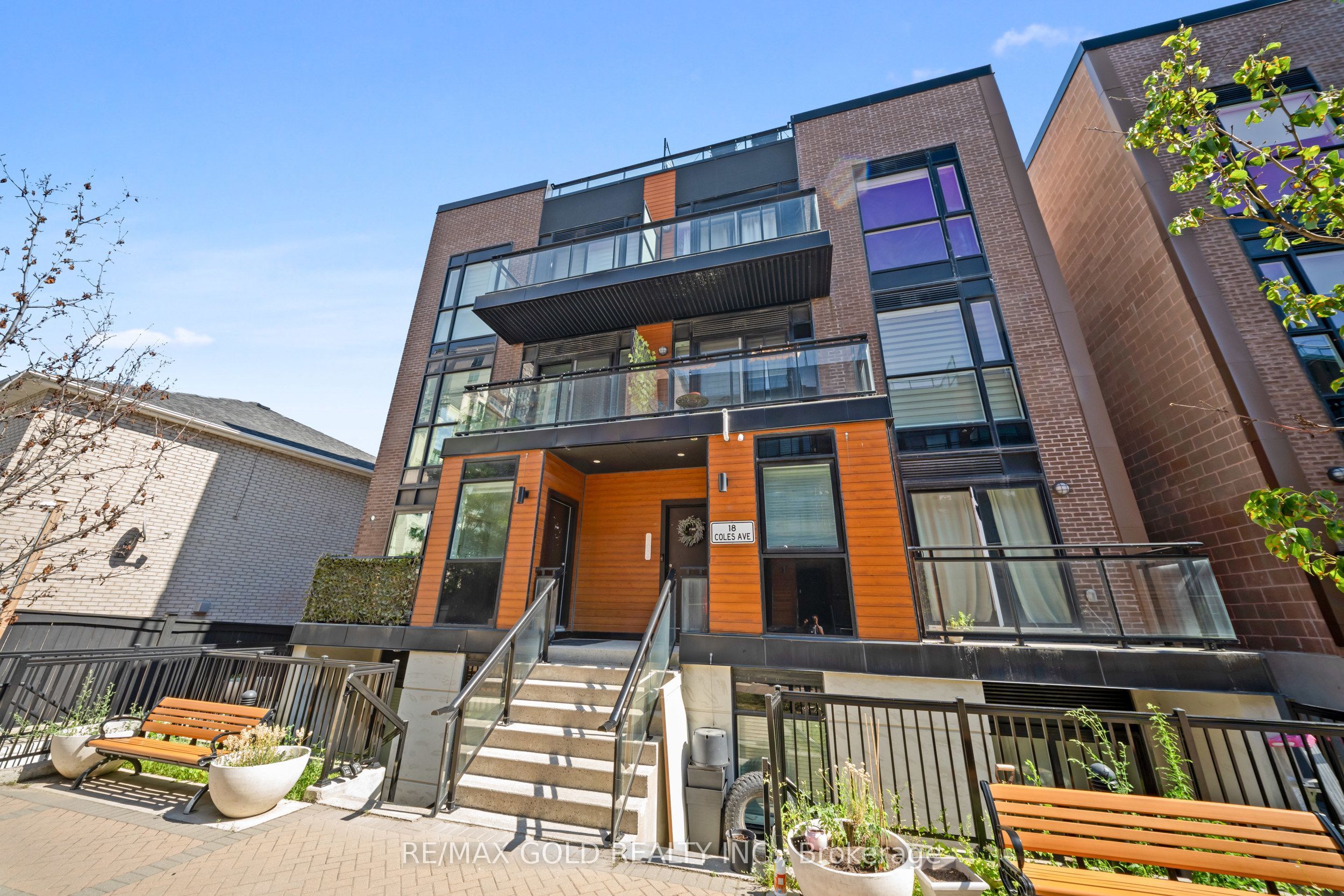 18 Coles Avenue 602, Vaughan, ON L4L 1L9 photo 2