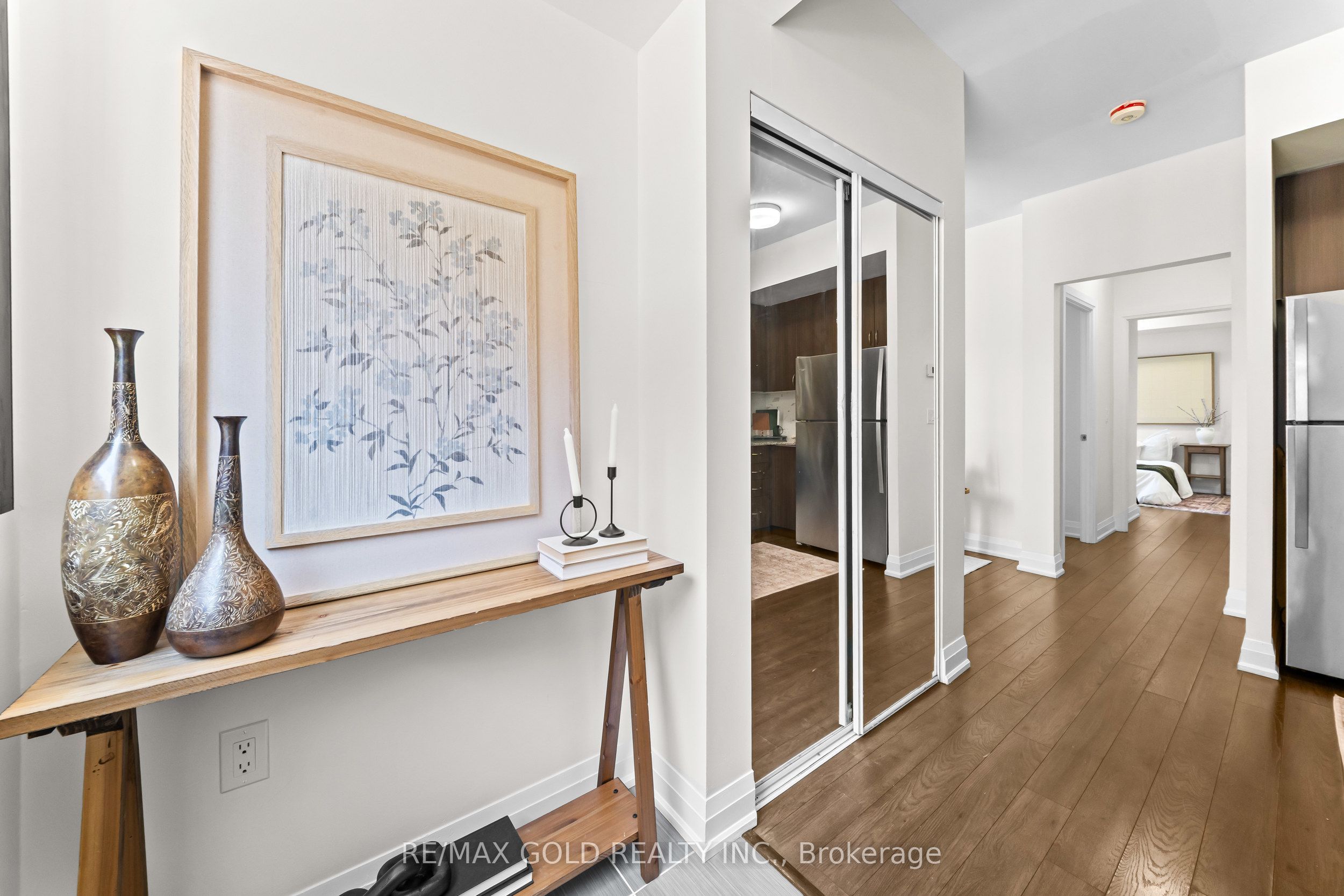 18 Coles Avenue 602, Vaughan, ON L4L 1L9 photo 5
