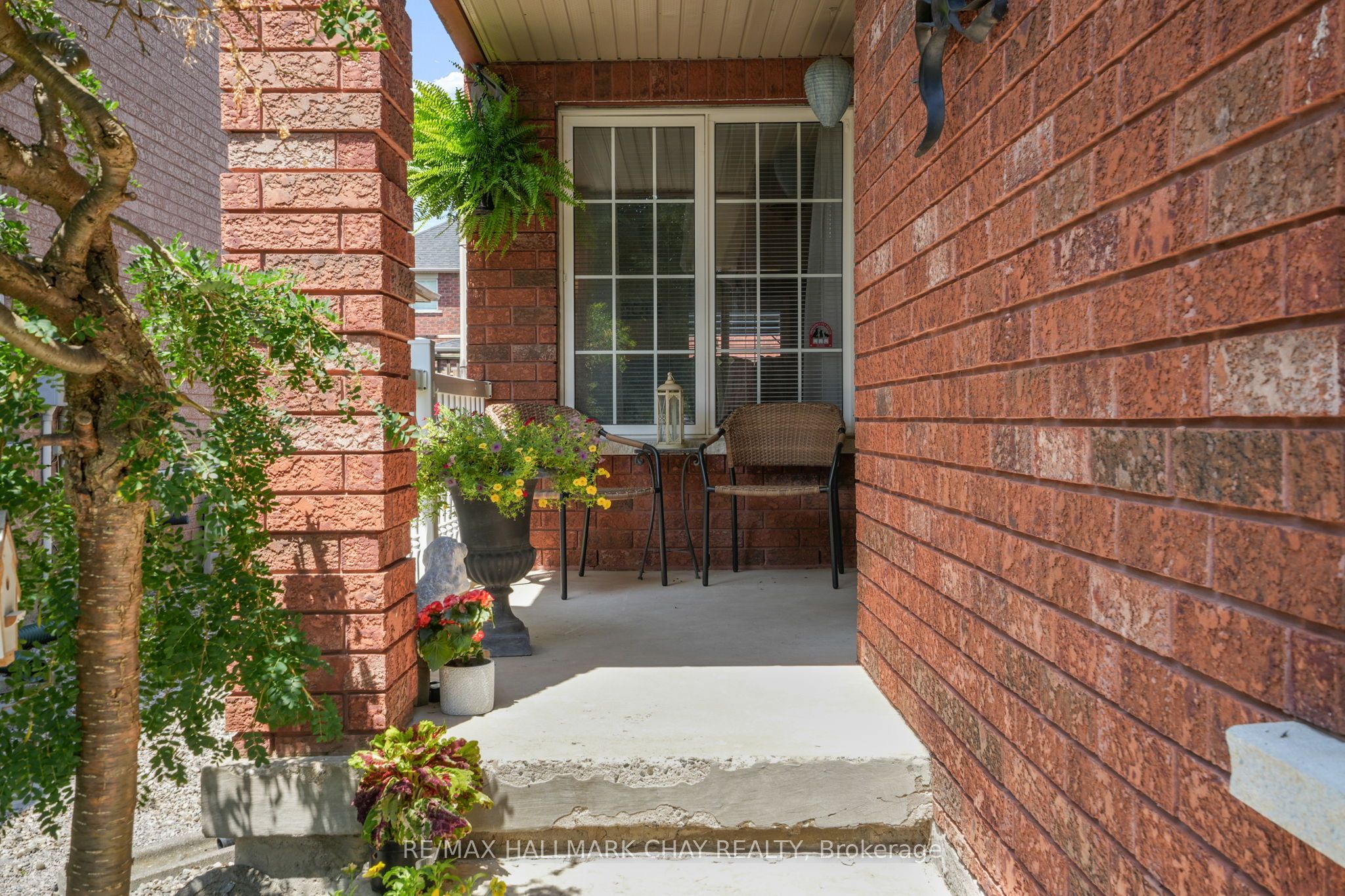 110 Henderson Crescent, New Tecumseth, ON L9R 1Y5 photo 4