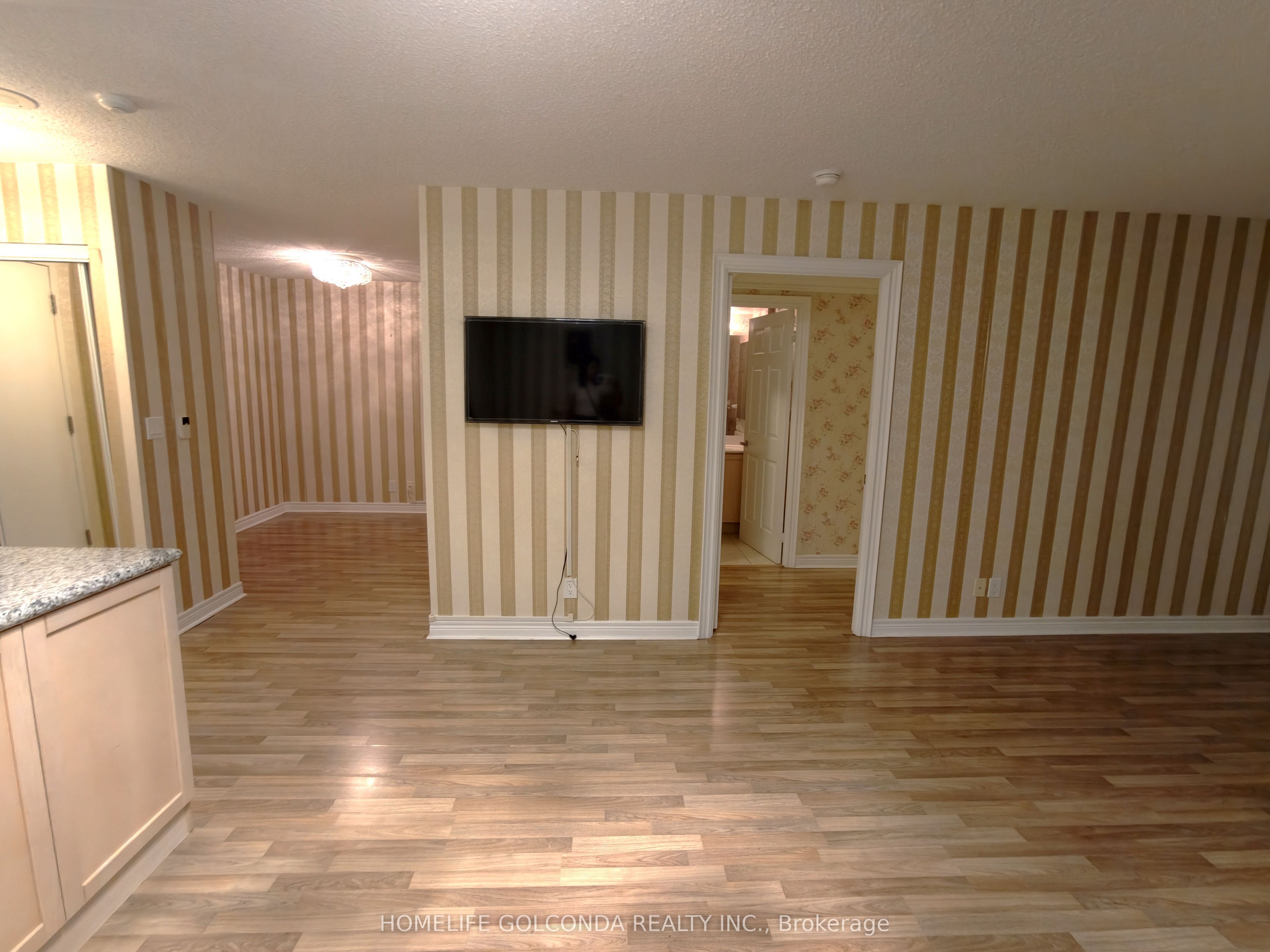 33 Cox Boulevard 720, Markham, ON L3R 8A6 photo 3