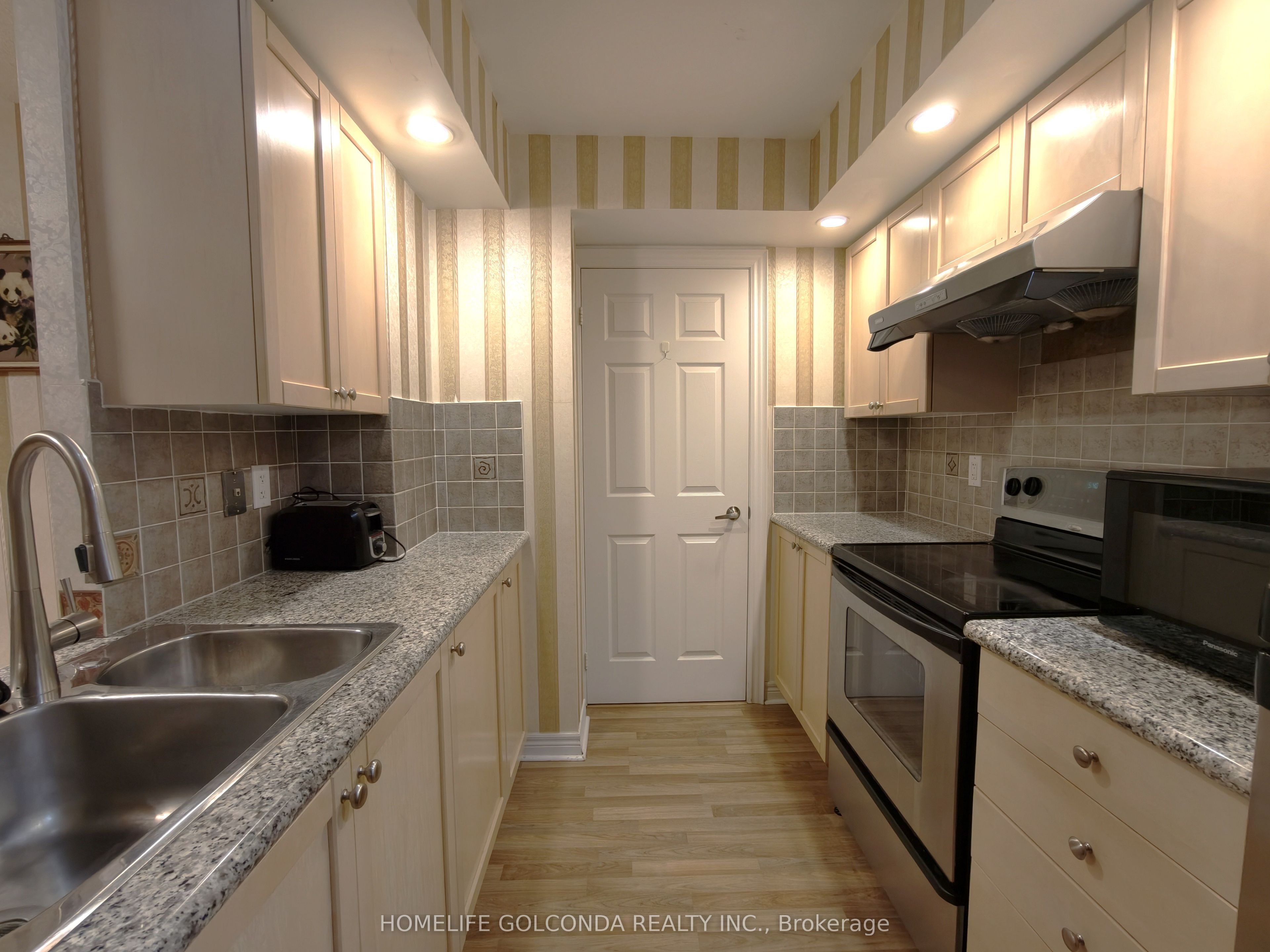 33 Cox Boulevard 720, Markham, ON L3R 8A6 photo 5