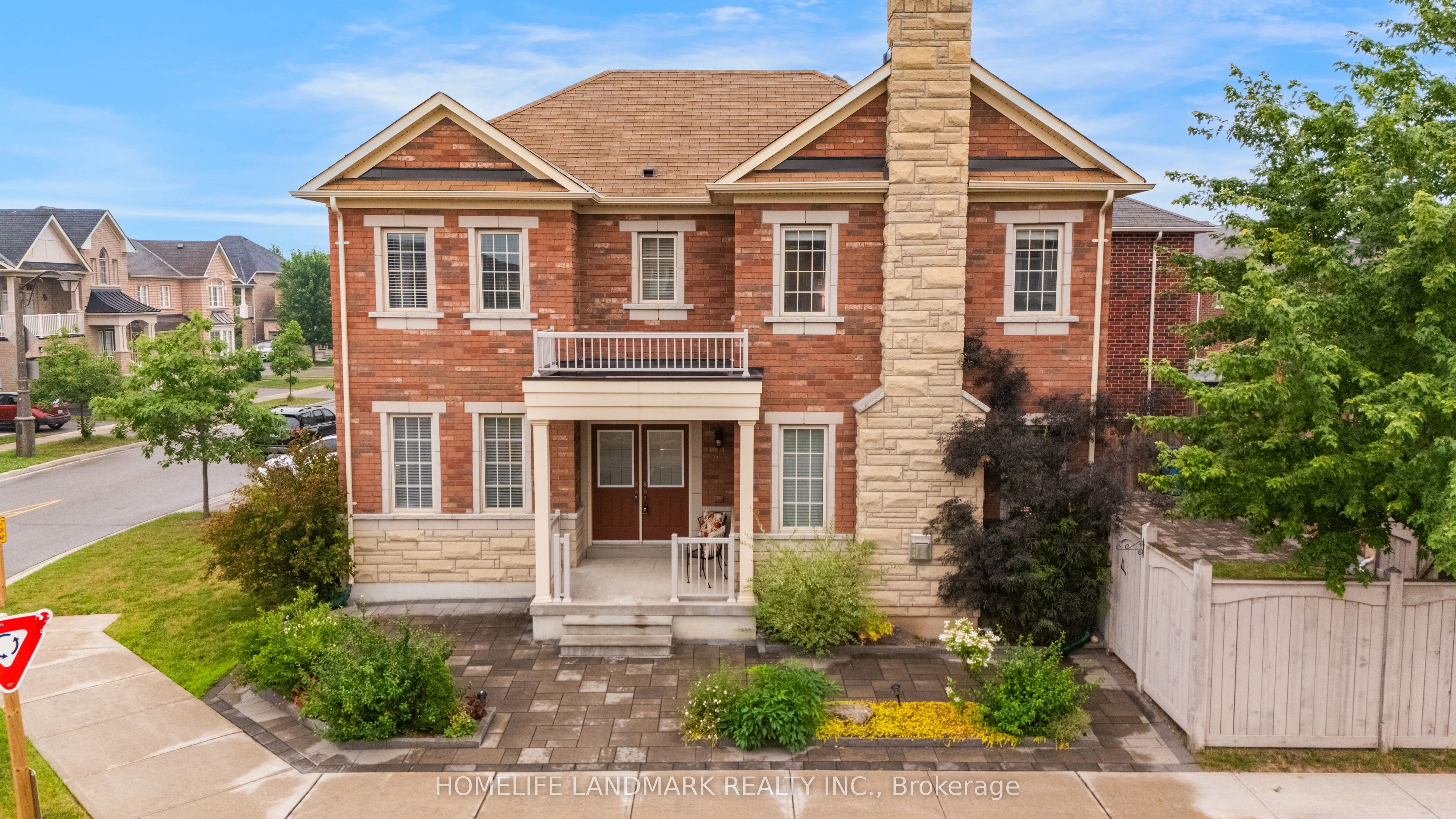 298 West Lawn Crescent, Whitchurch-Stouffville, ON L4A 1X3 photo 2