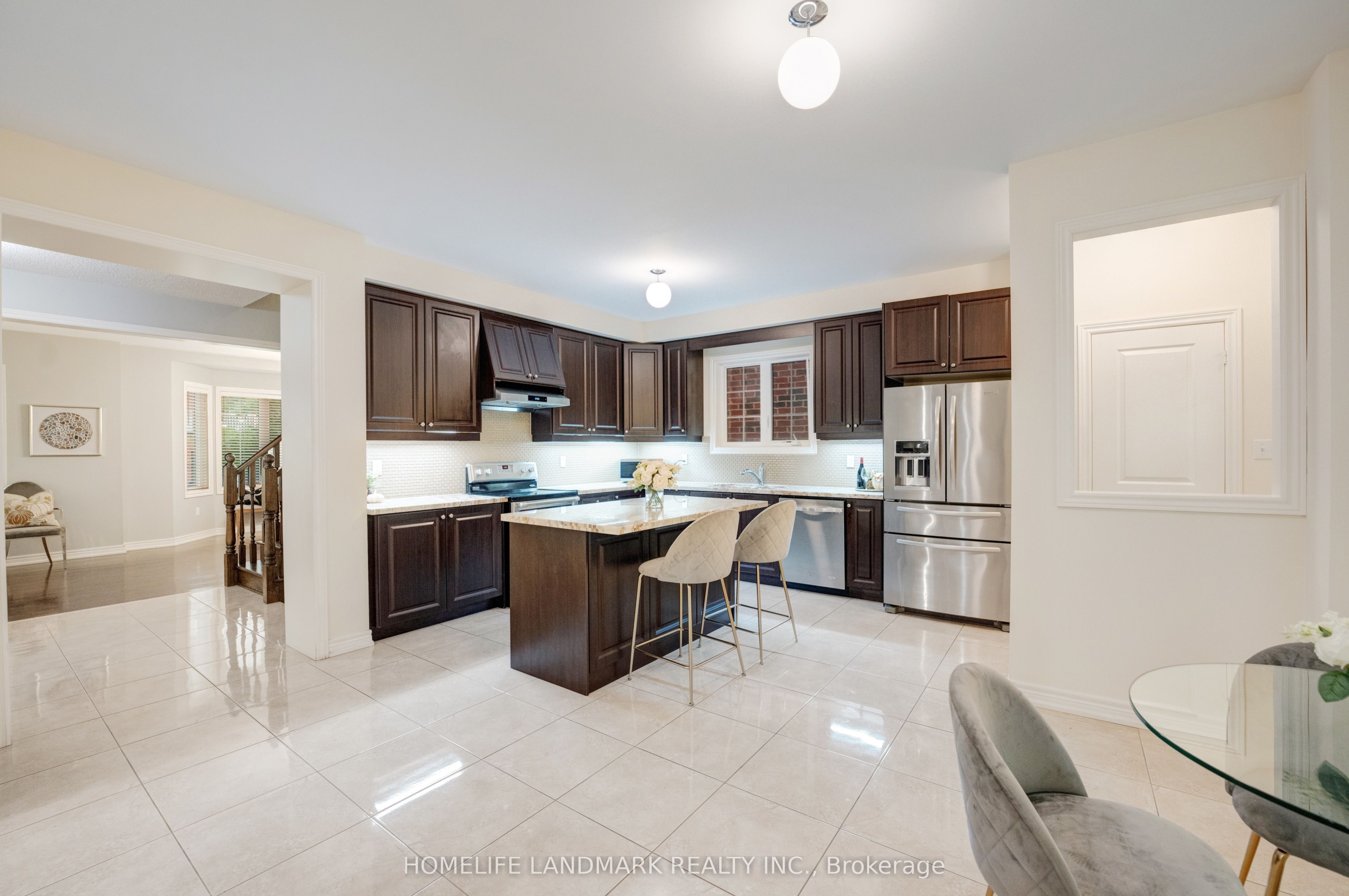 298 West Lawn Crescent, Whitchurch-Stouffville, ON L4A 1X3 photo 5