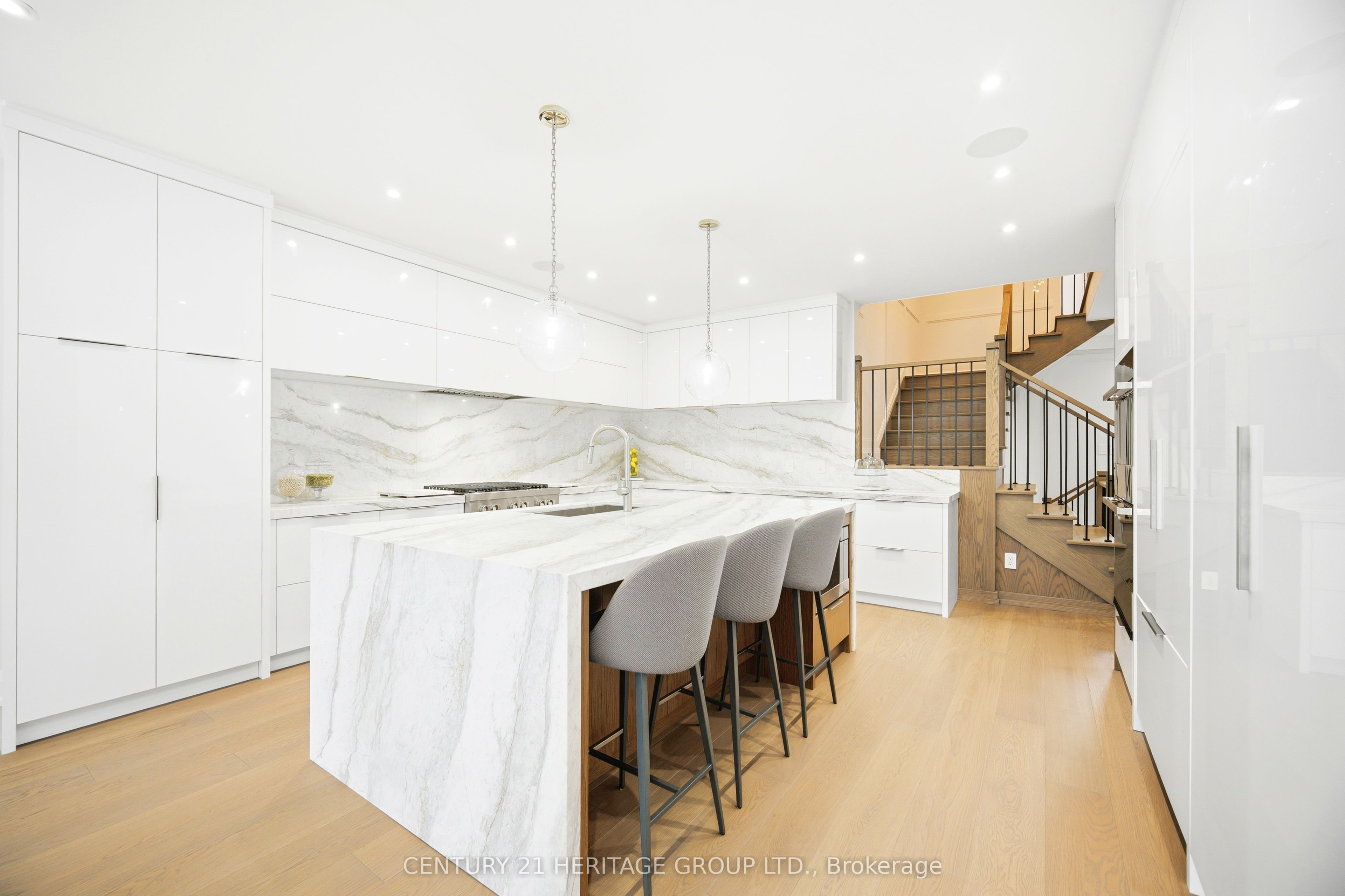 59 Estate Garden Drive, Richmond Hill, ON L4E 3V5 photo 3