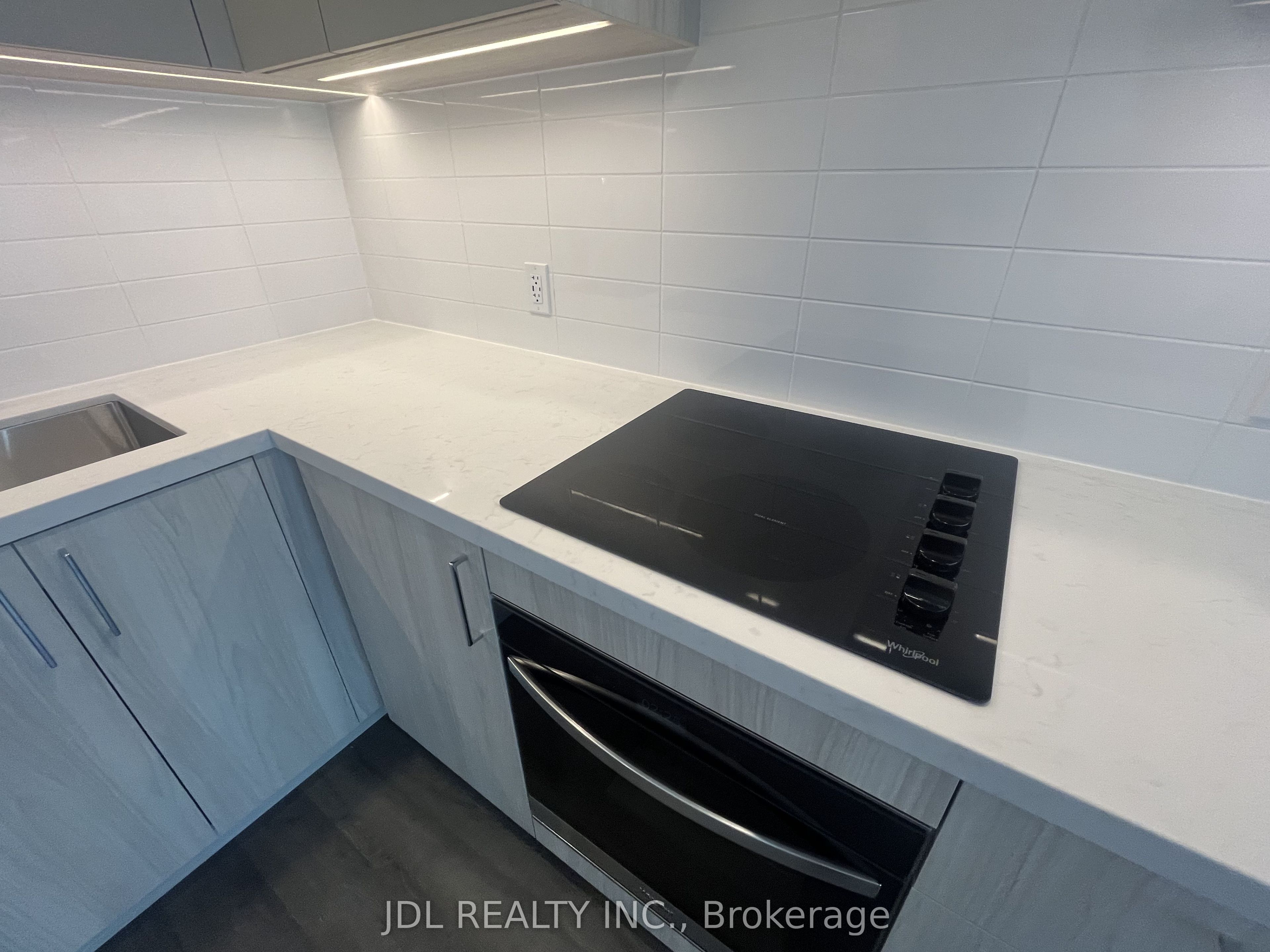 21 Meadowdale Road 407, Vaughan, ON L4K 0H6 photo 4