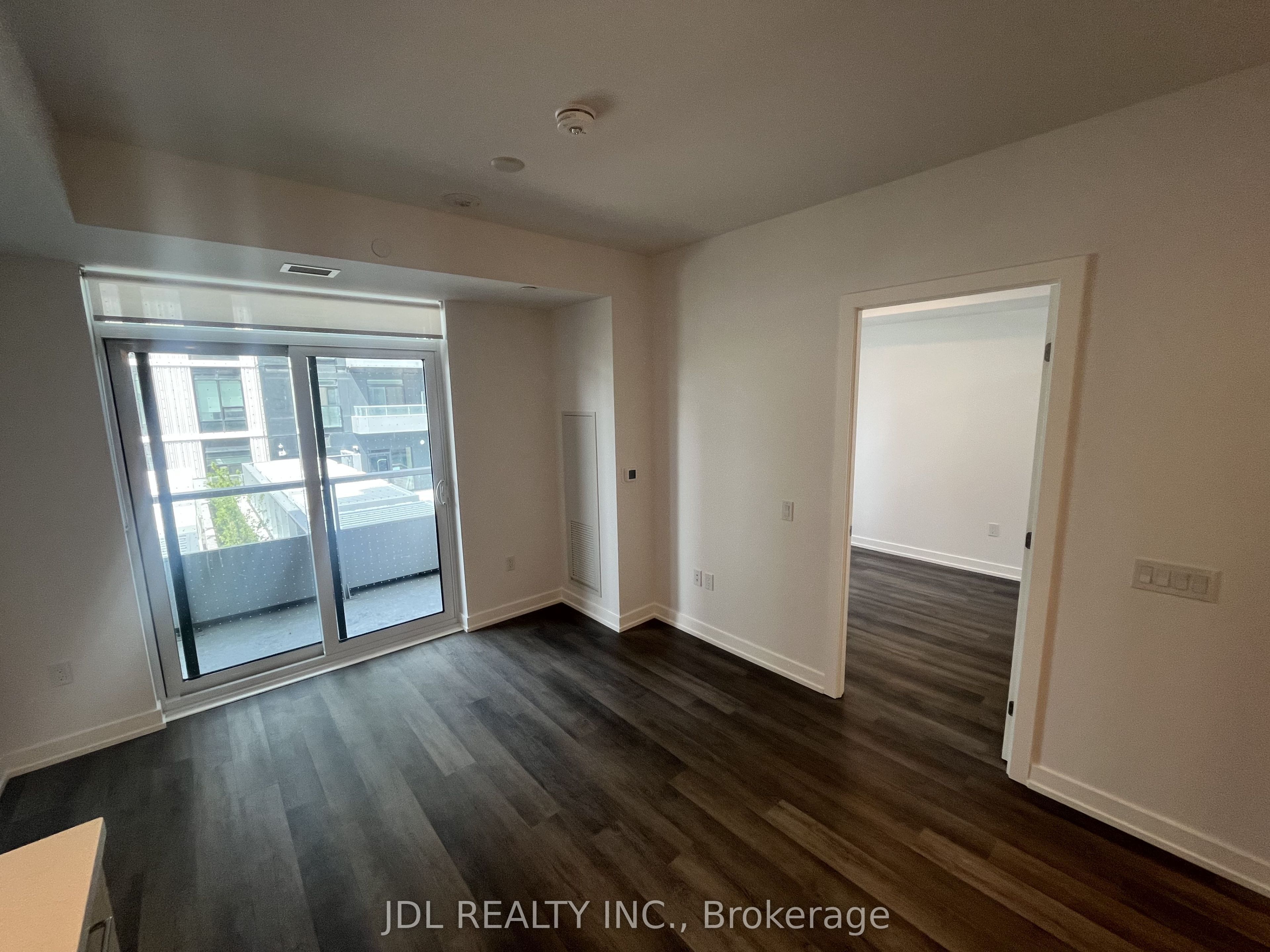 21 Meadowdale Road 407, Vaughan, ON L4K 0H6 photo 5