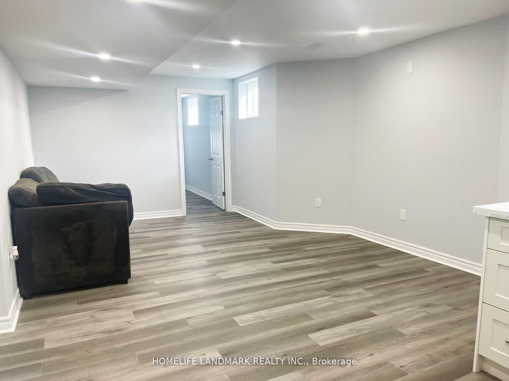 21 Weekes Avenue Basement, Richmond Hill, ON L4E 0N3 photo 4